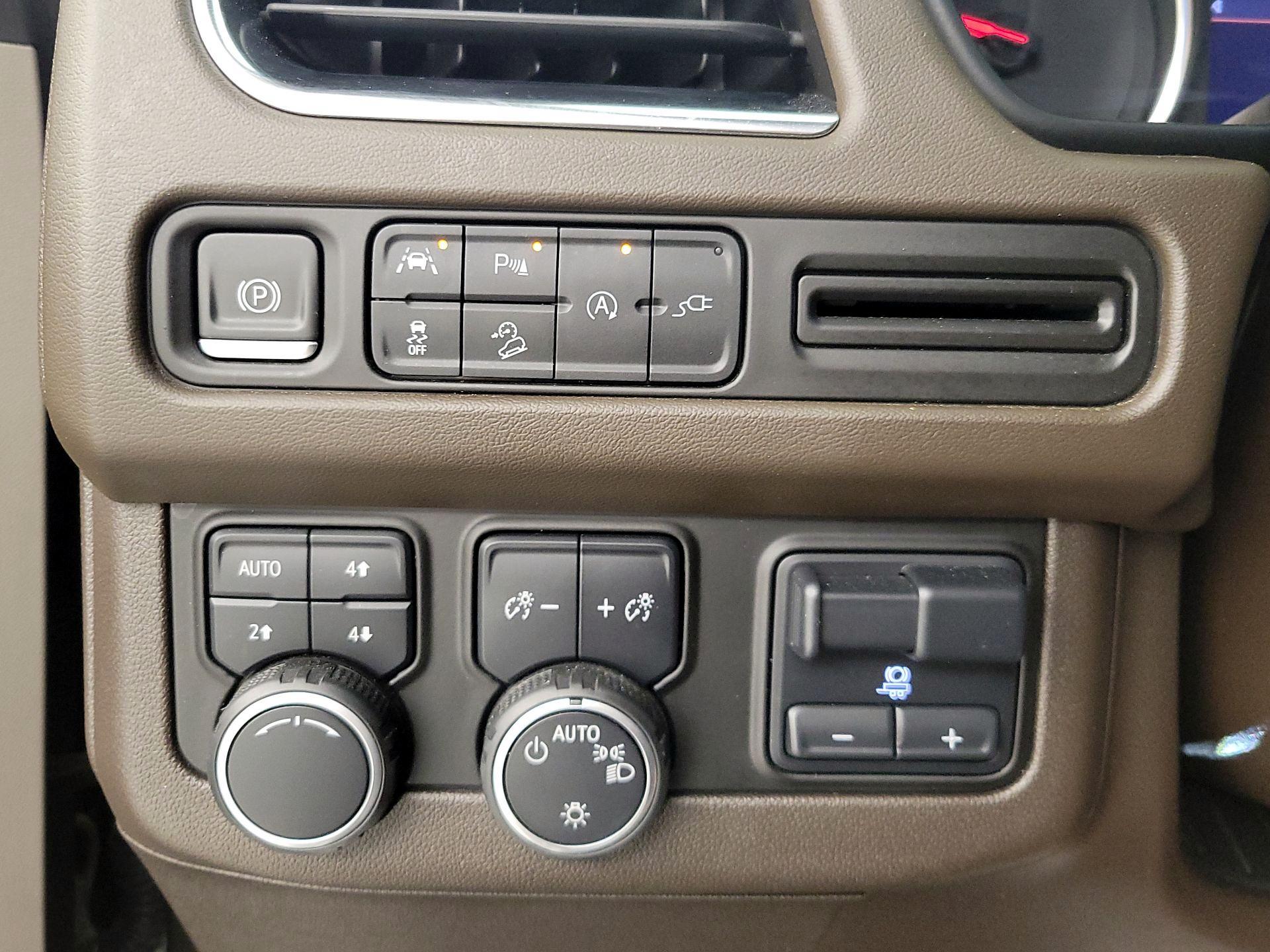 Thumbnail: 2021 Chevrolet Tahoe - 13