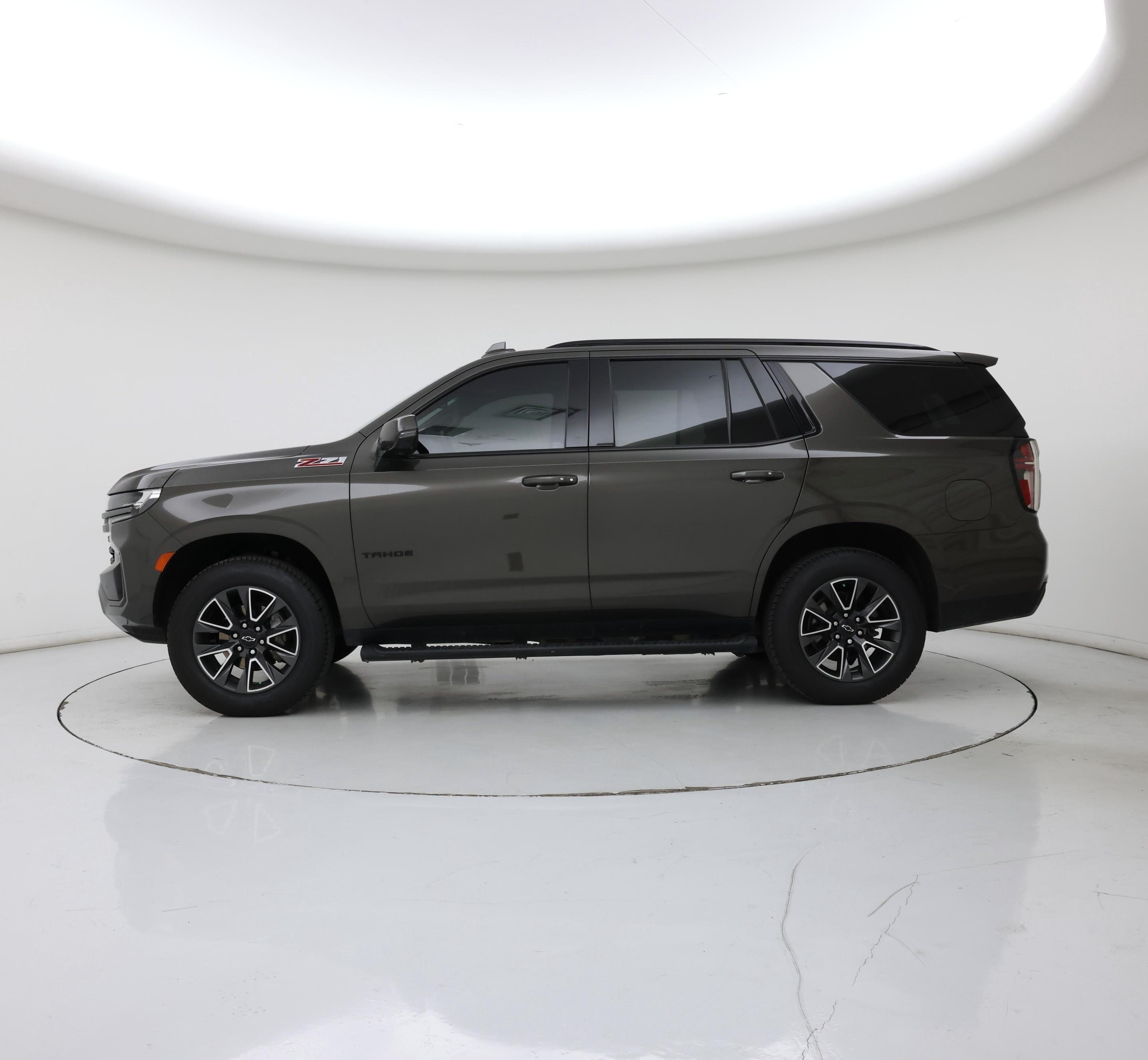 Thumbnail: 2021 Chevrolet Tahoe - 3