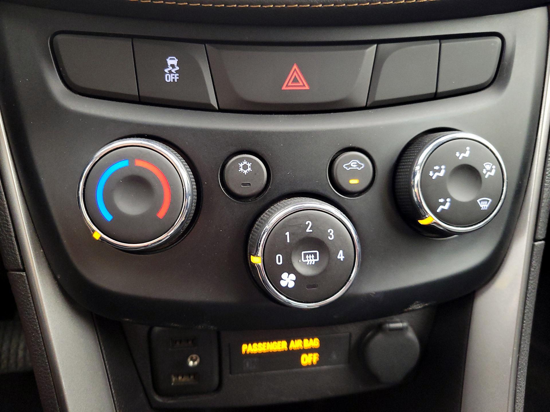 Thumbnail: 2019 Chevrolet Trax - 16