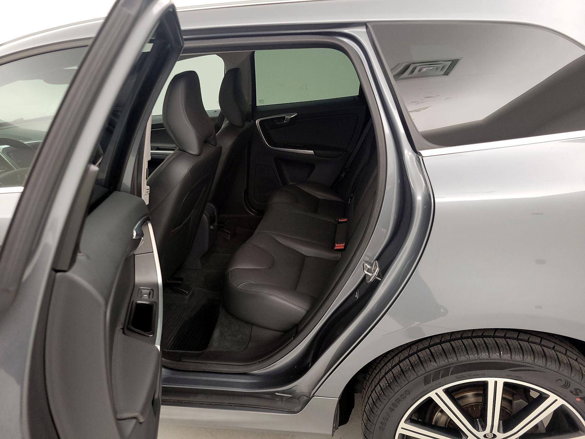 Thumbnail: 2016 Volvo XC60 - 20