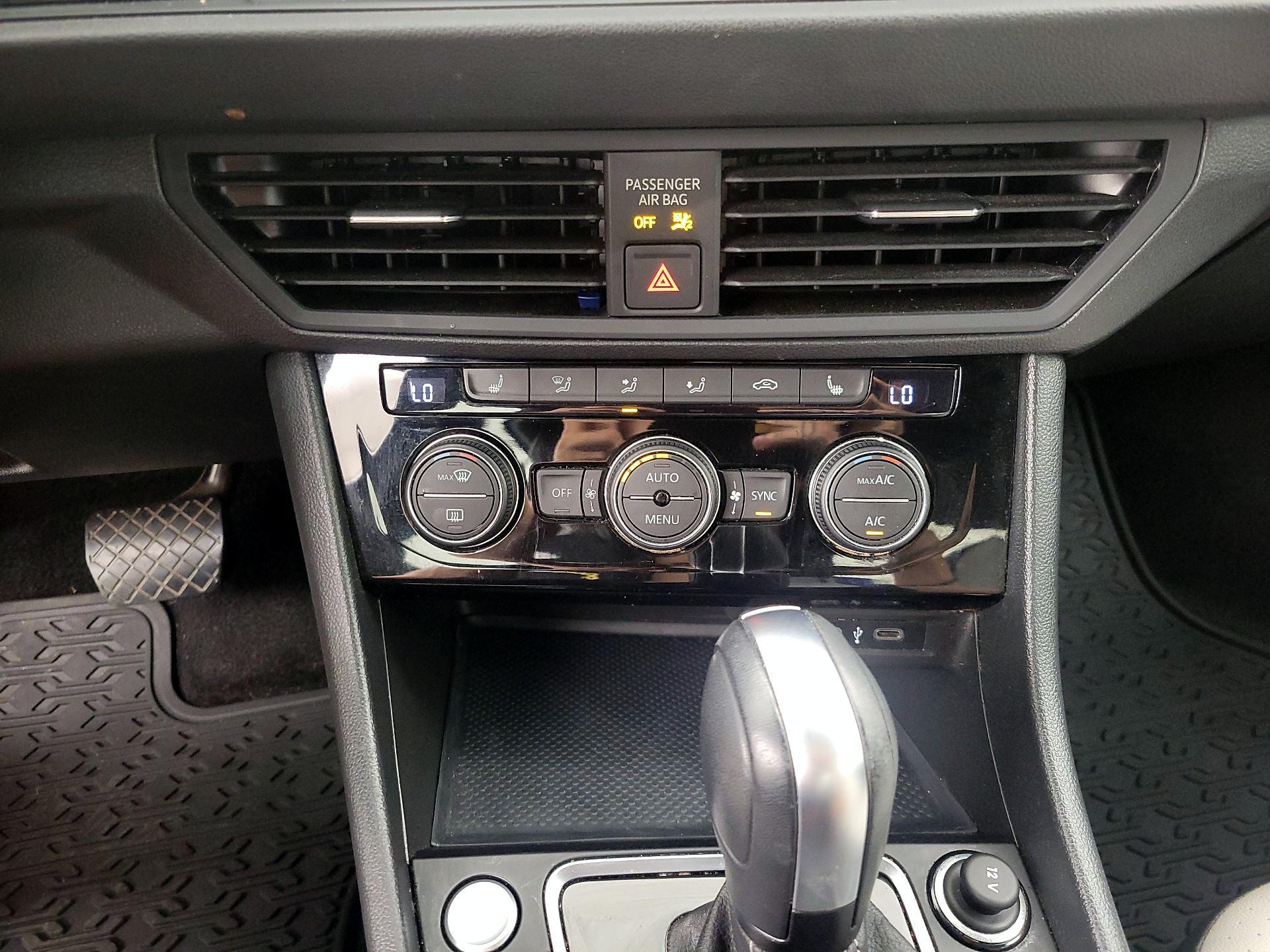 Thumbnail: 2021 Volkswagen Jetta - 16