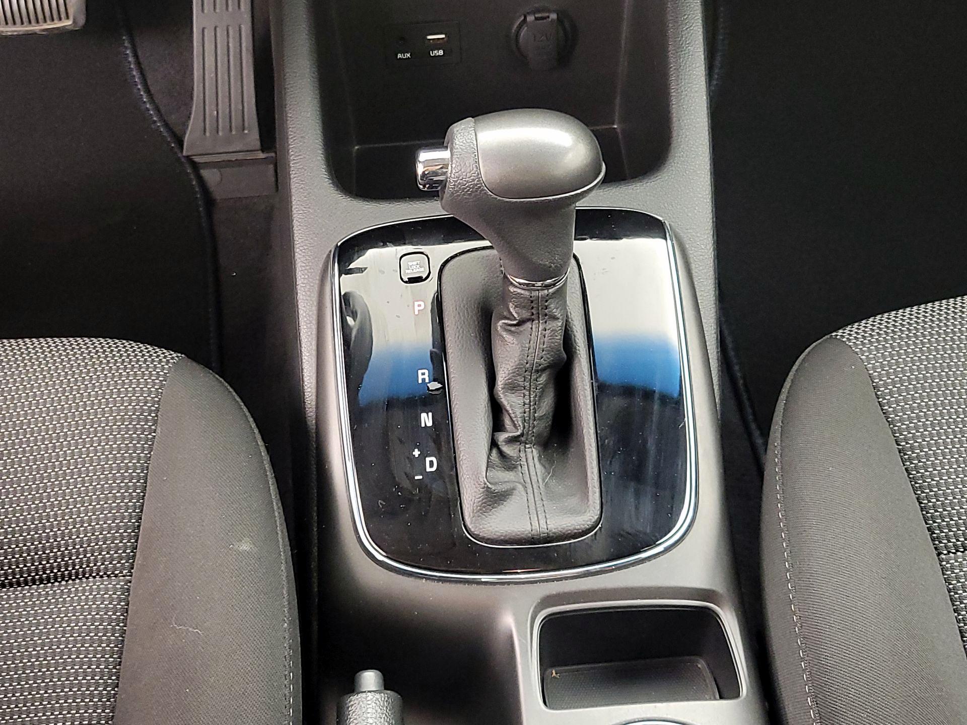 Thumbnail: 2018 Kia Forte - 16