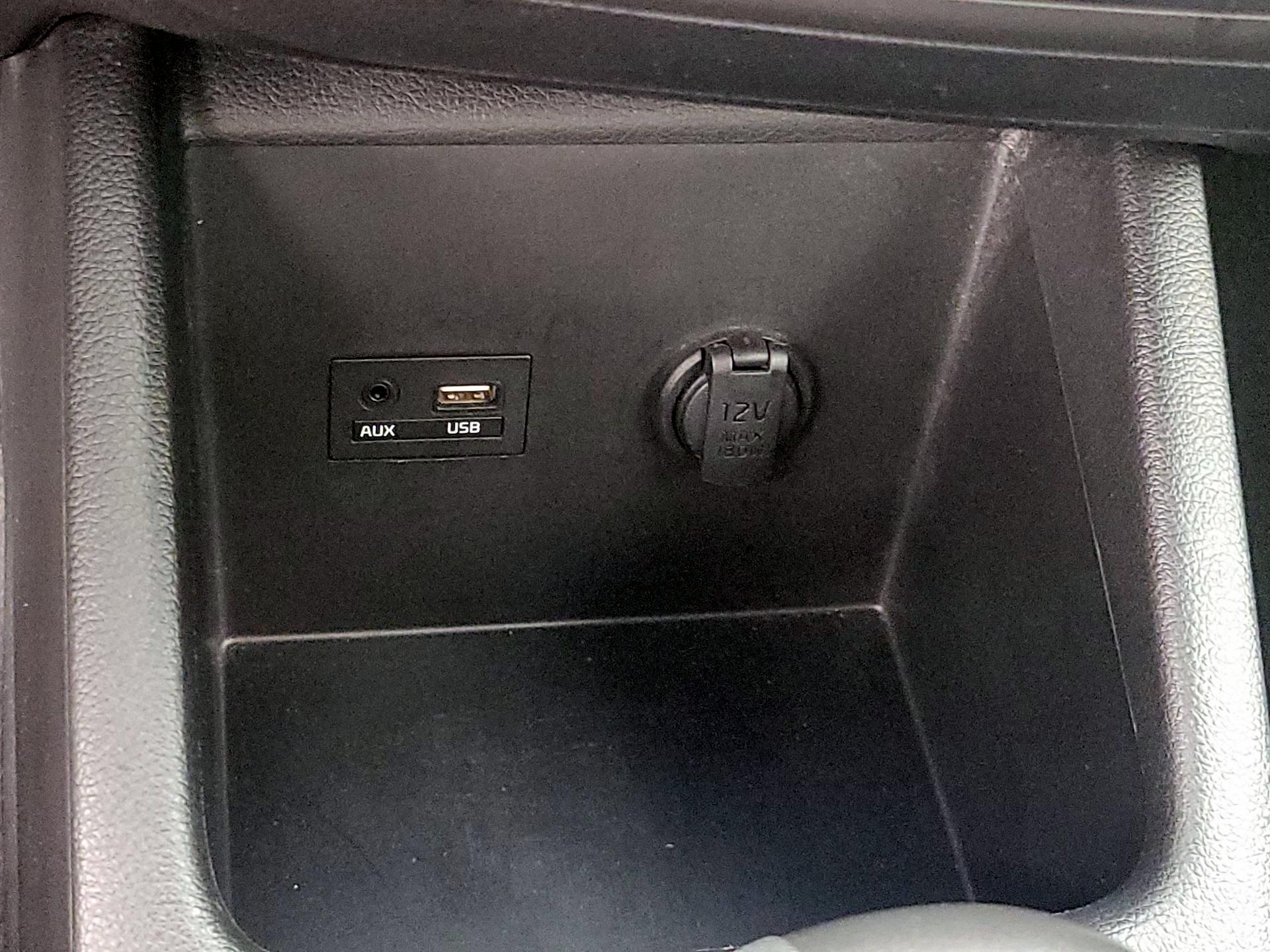 Thumbnail: 2018 Kia Forte - 17