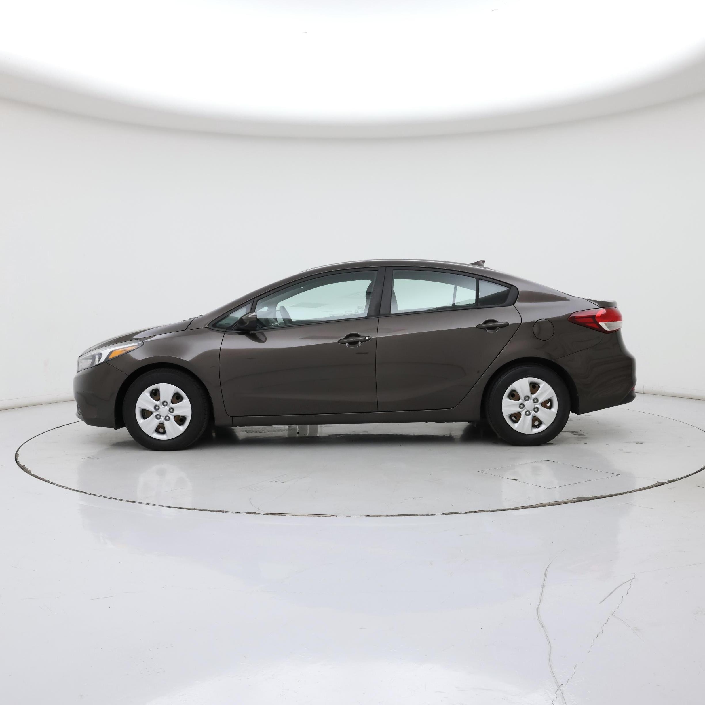 Thumbnail: 2018 Kia Forte - 3
