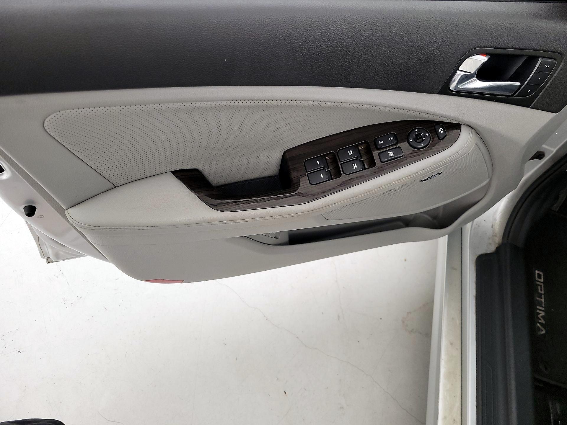Thumbnail: 2014 Kia Optima - 12