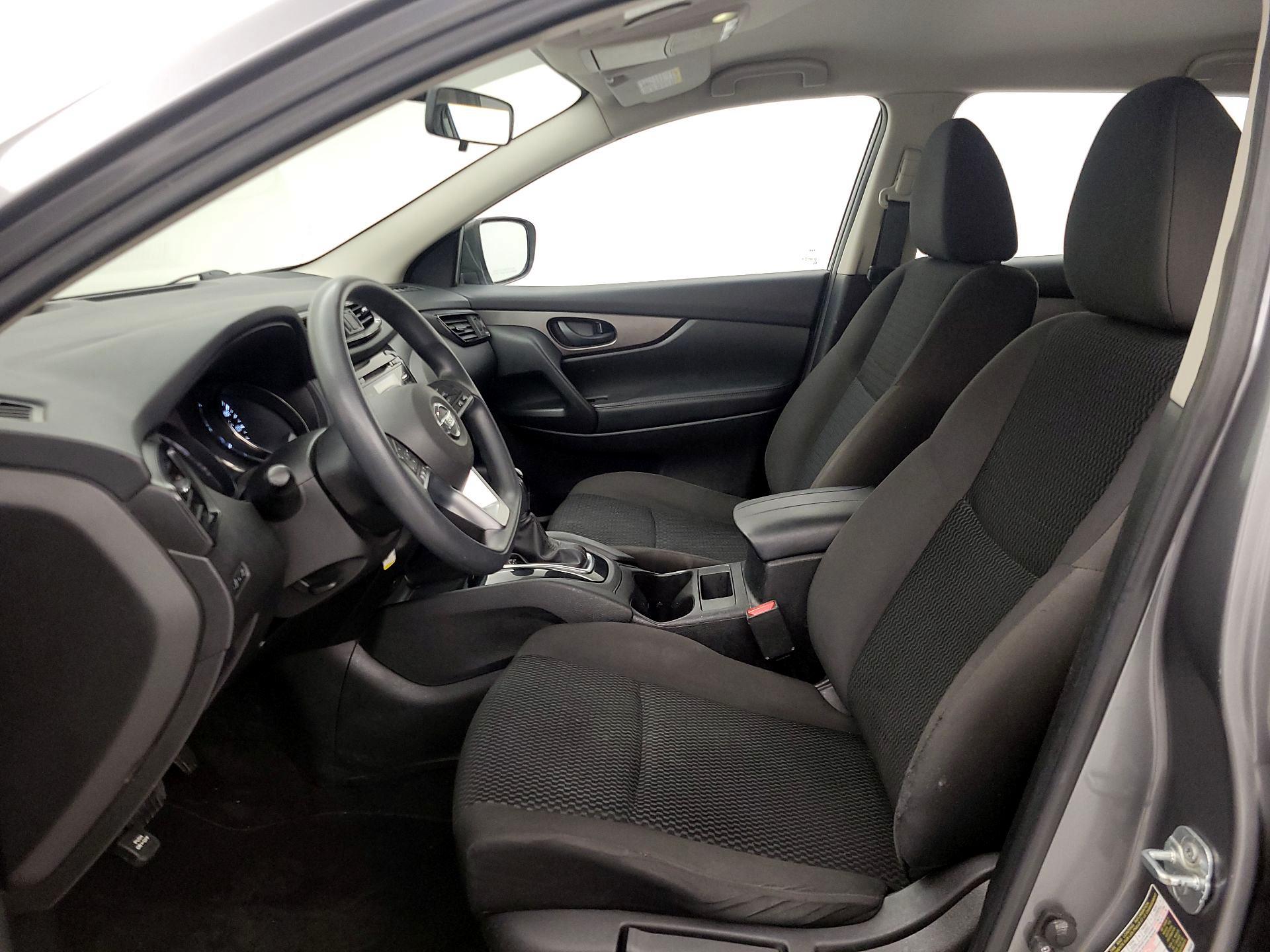Thumbnail: 2017 Nissan Rogue Sport - 11