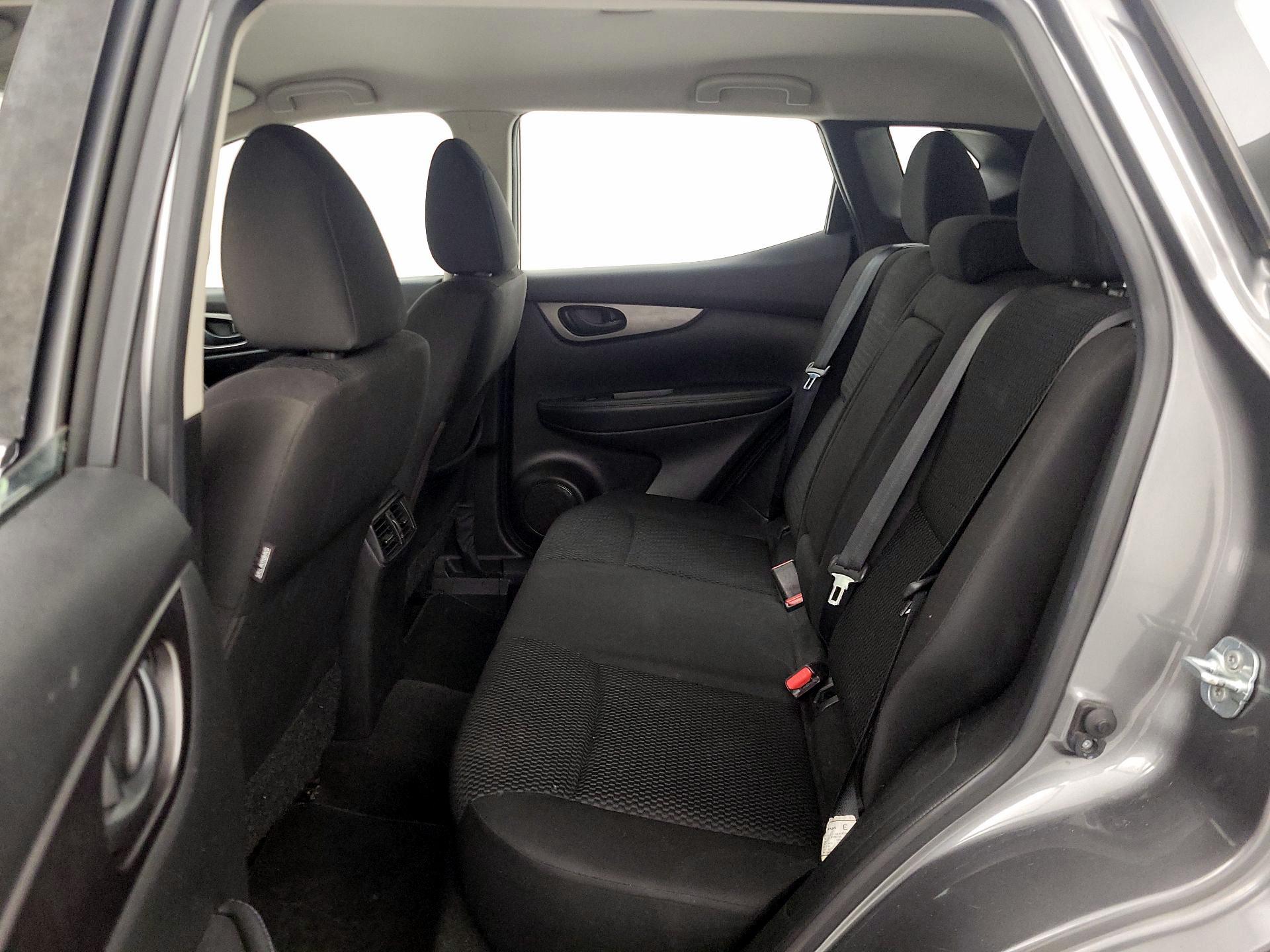 Thumbnail: 2017 Nissan Rogue Sport - 19