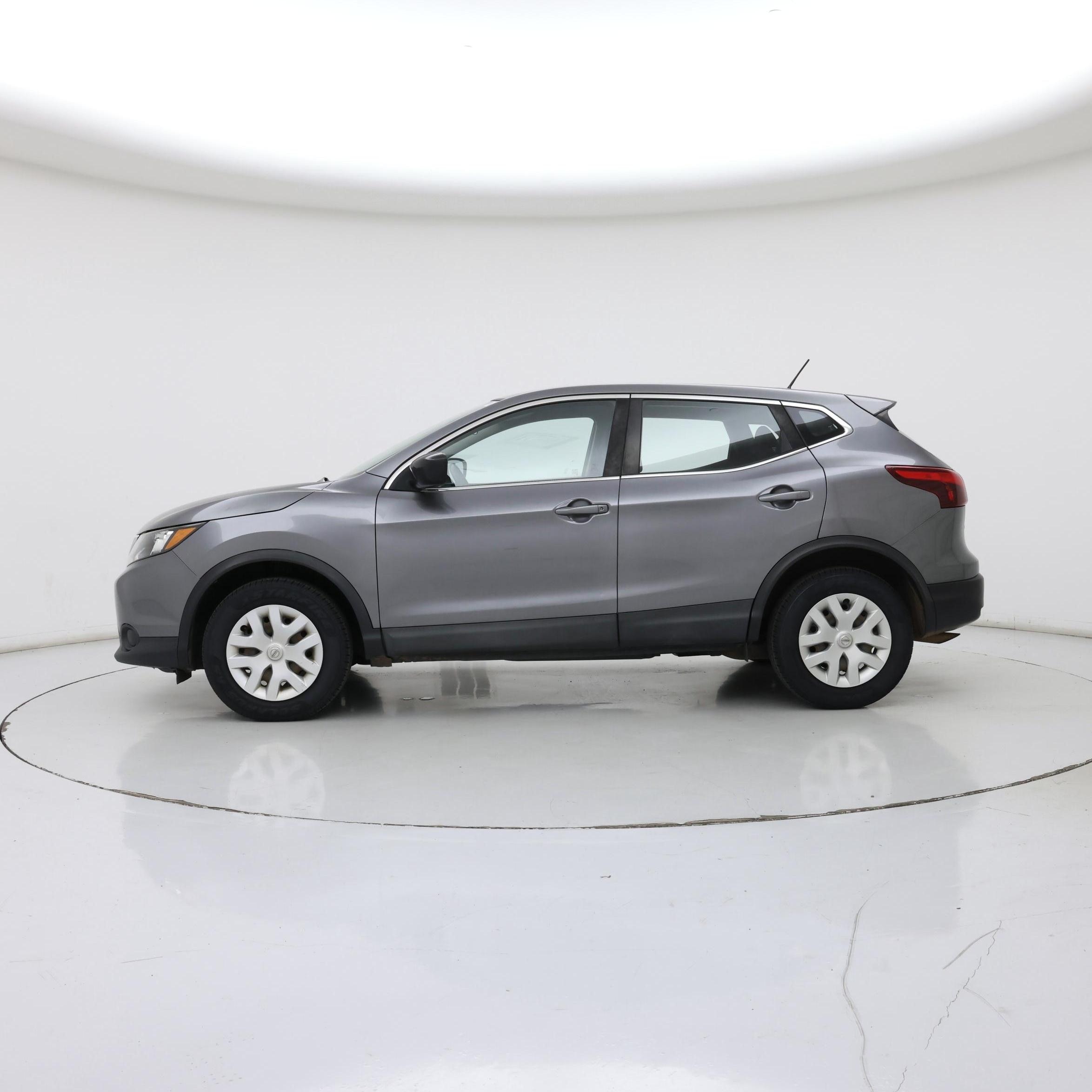 Thumbnail: 2017 Nissan Rogue Sport - 3