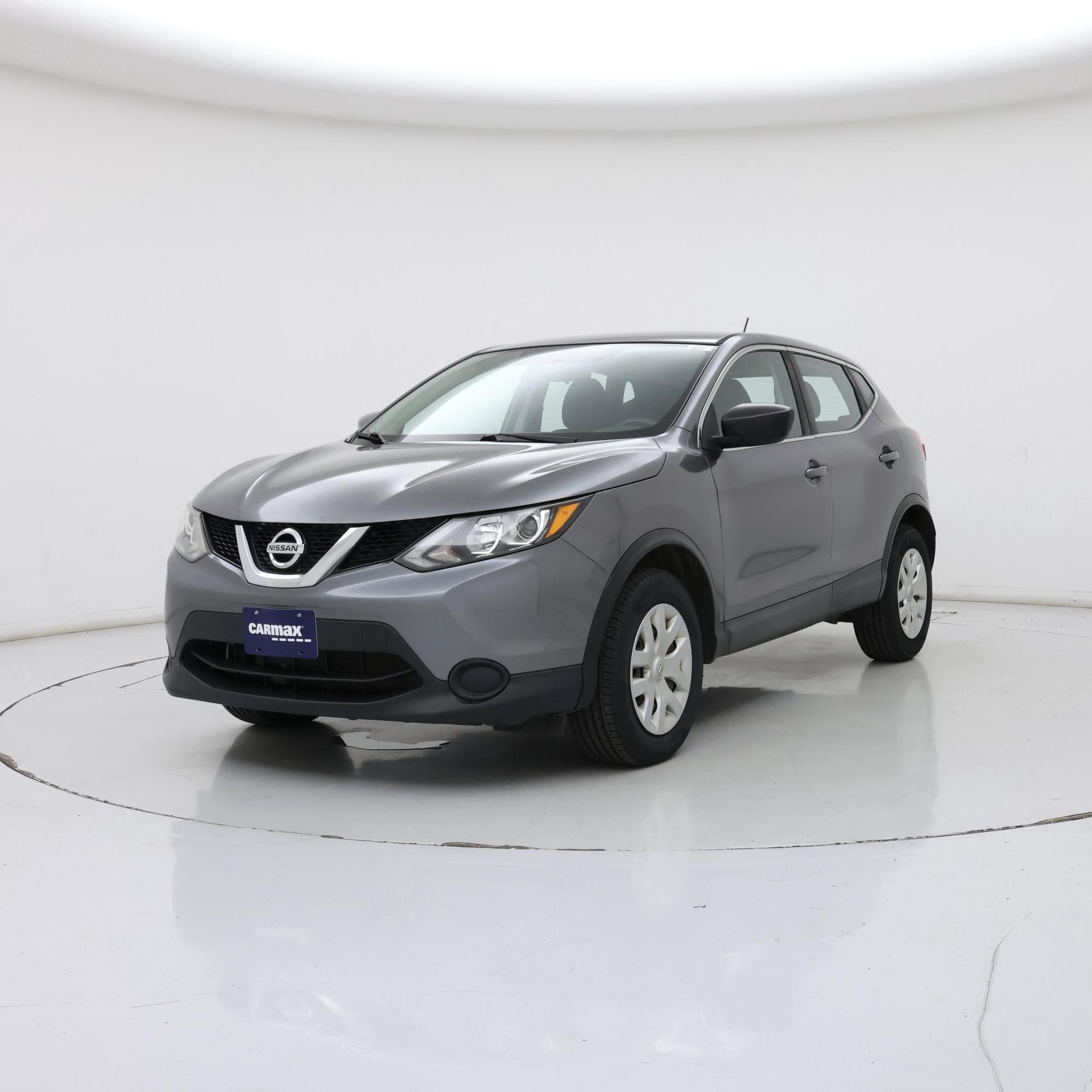 Thumbnail: 2017 Nissan Rogue Sport - 4