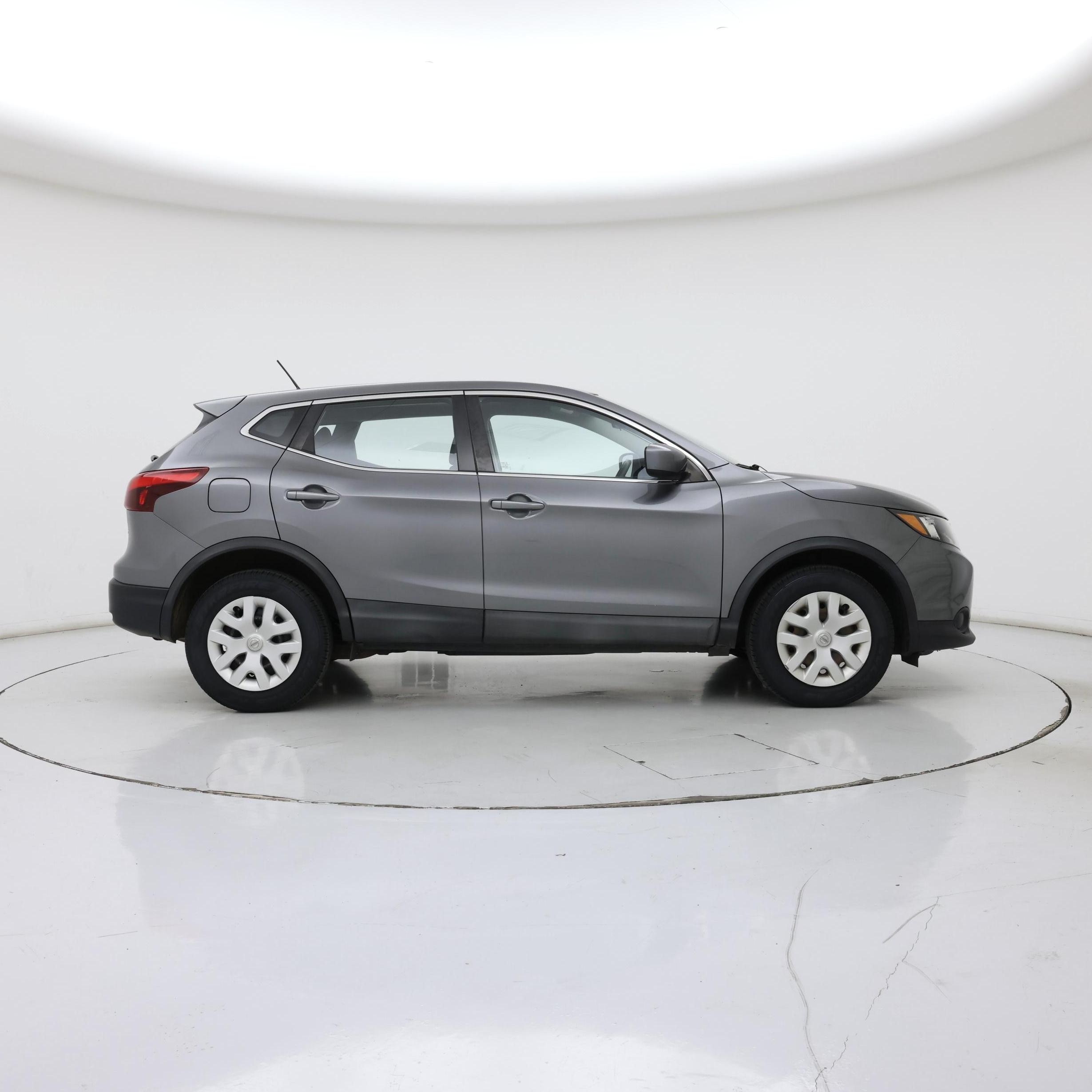 Thumbnail: 2017 Nissan Rogue Sport - 7