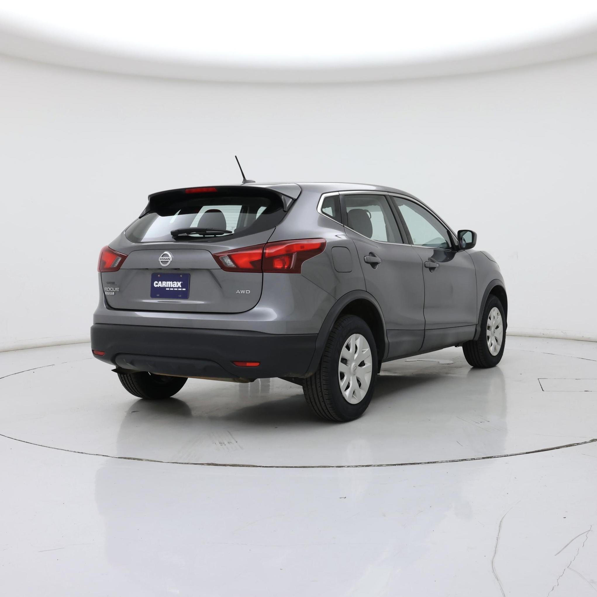 Thumbnail: 2017 Nissan Rogue Sport - 8