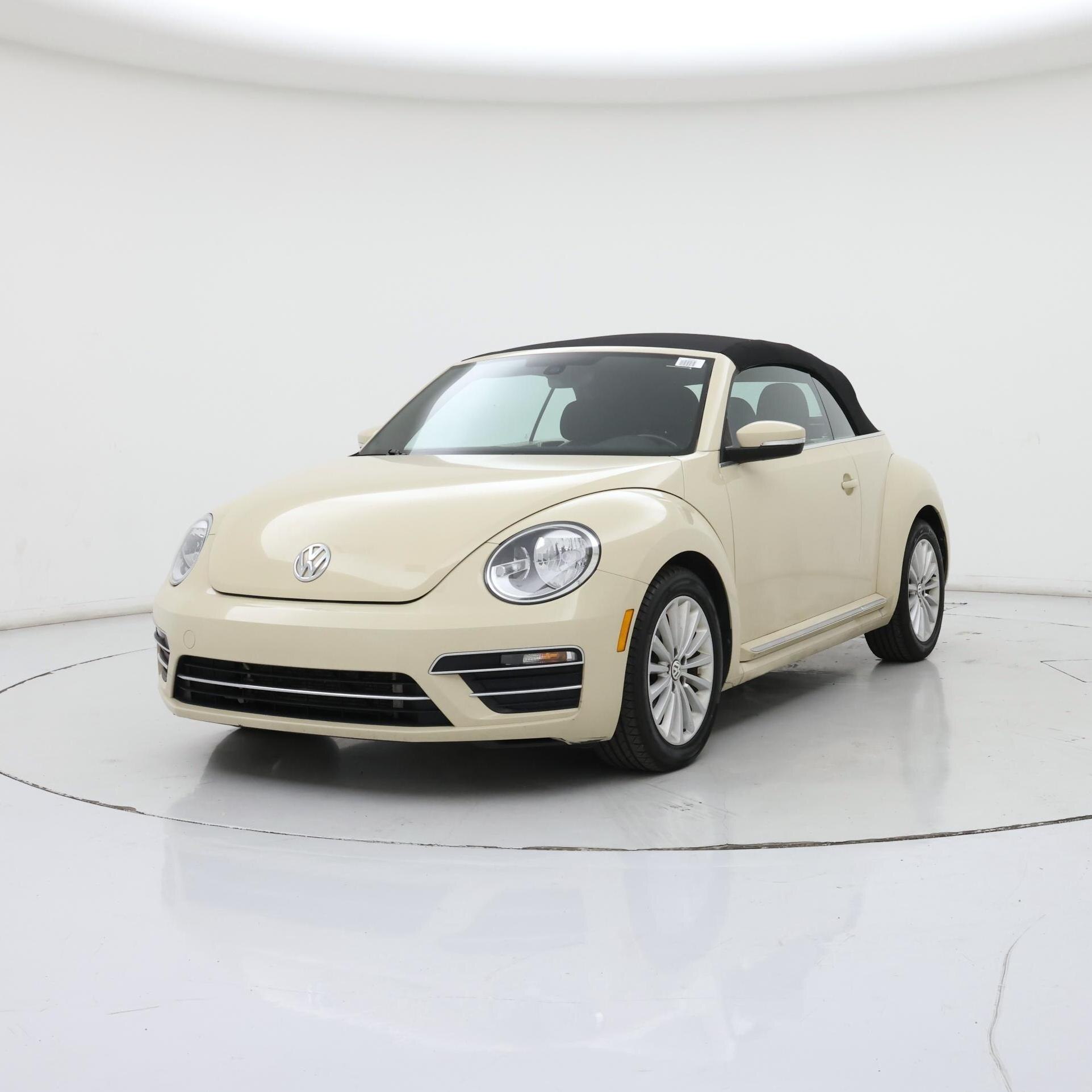Thumbnail: 2019 Volkswagen Beetle - 4
