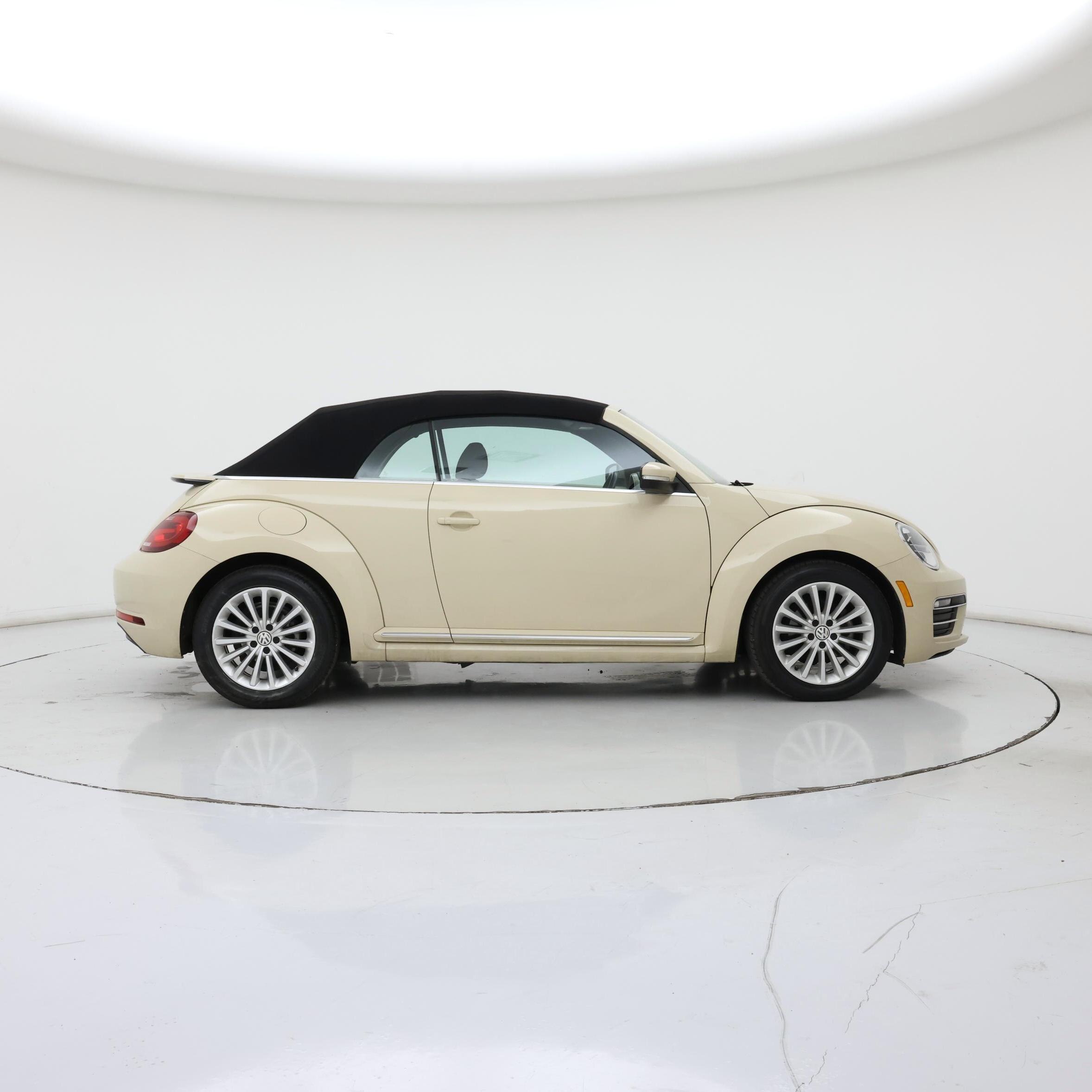 Thumbnail: 2019 Volkswagen Beetle - 7