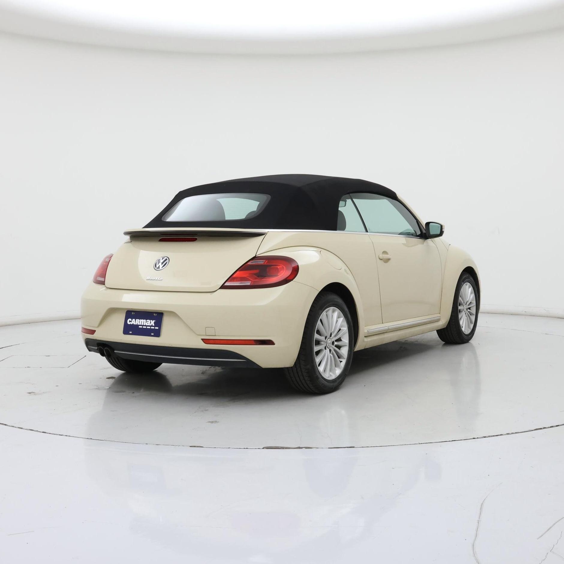 Thumbnail: 2019 Volkswagen Beetle - 8