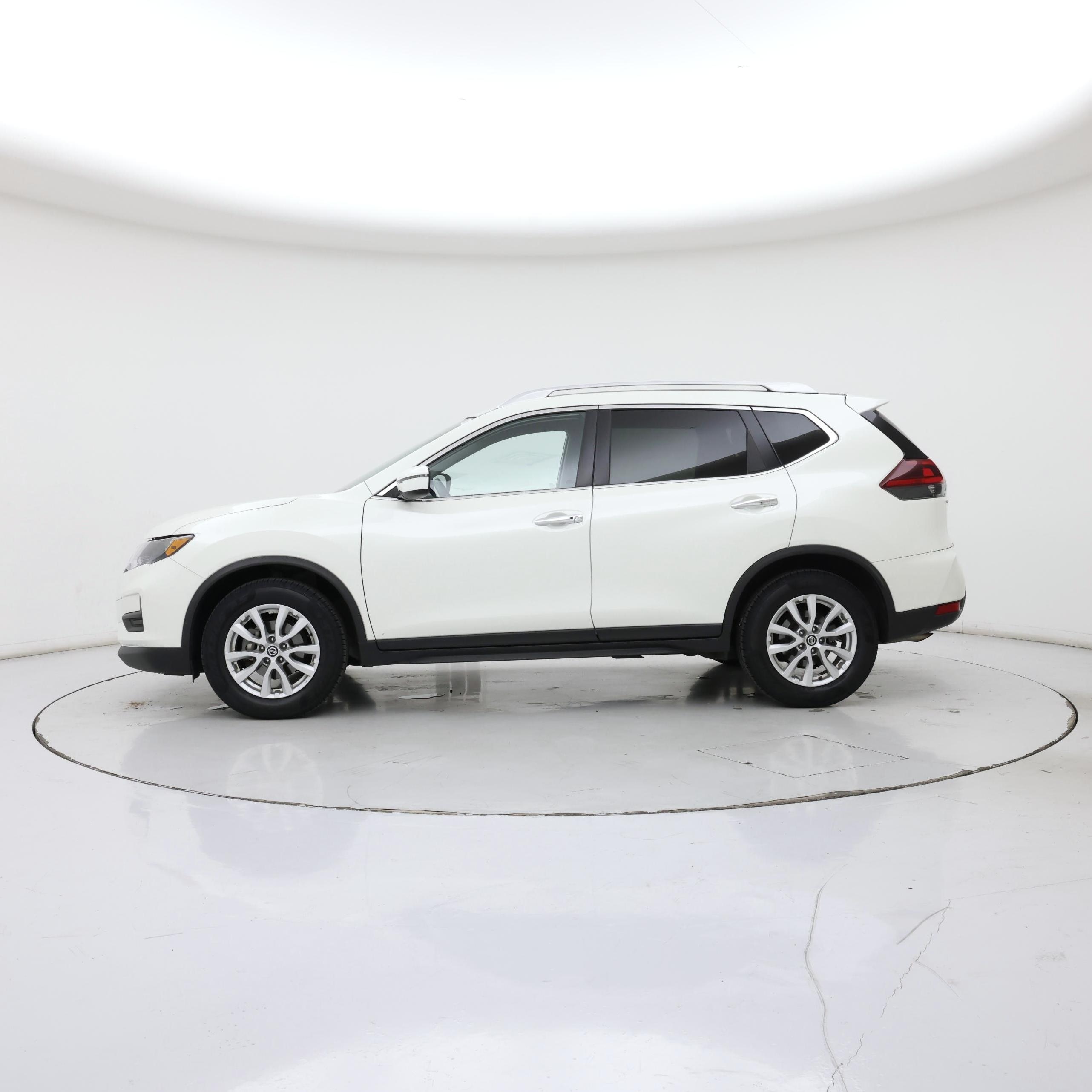 Thumbnail: 2020 Nissan Rogue - 3