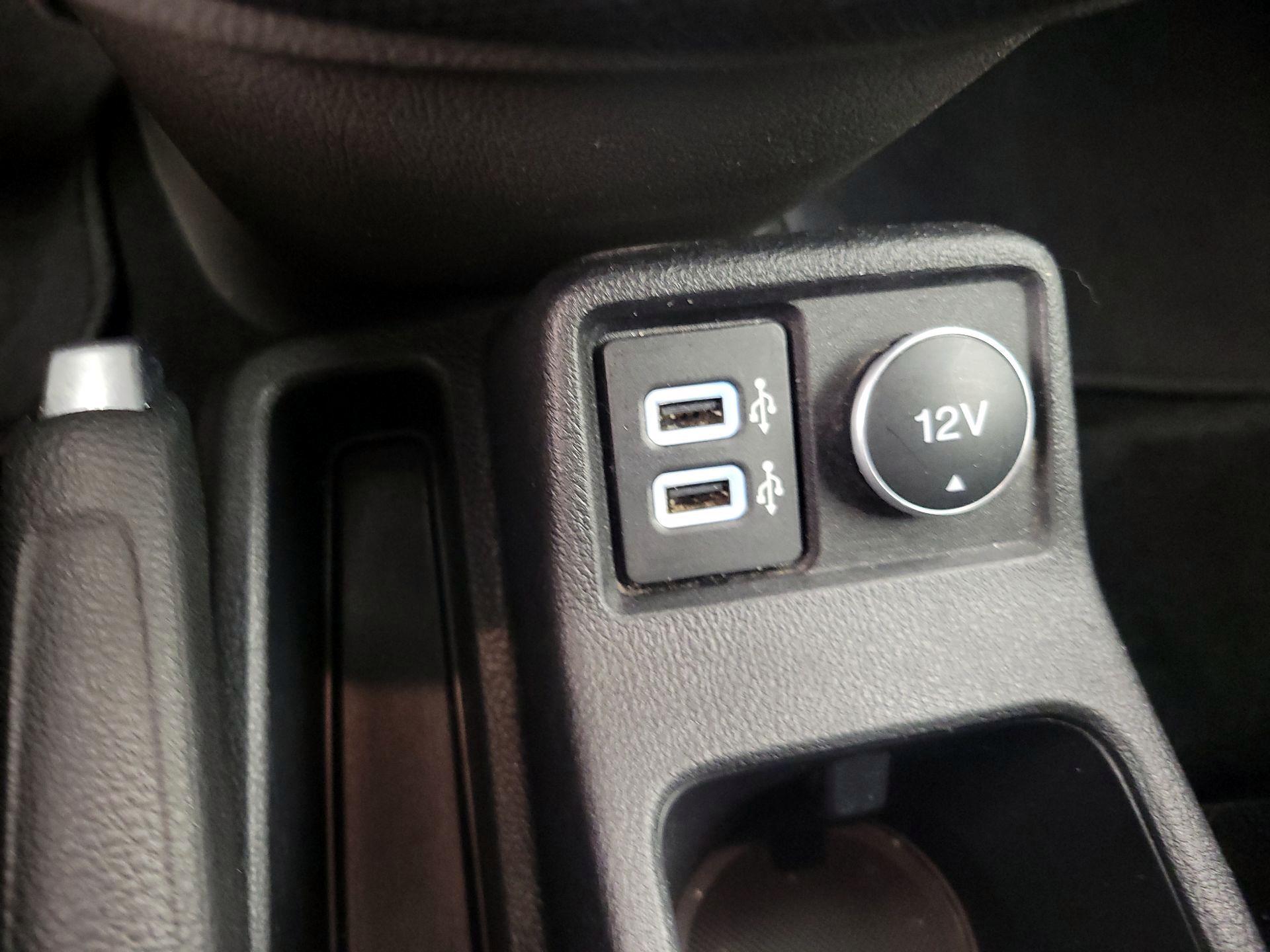 Thumbnail: 2019 Ford Transit Series - 18