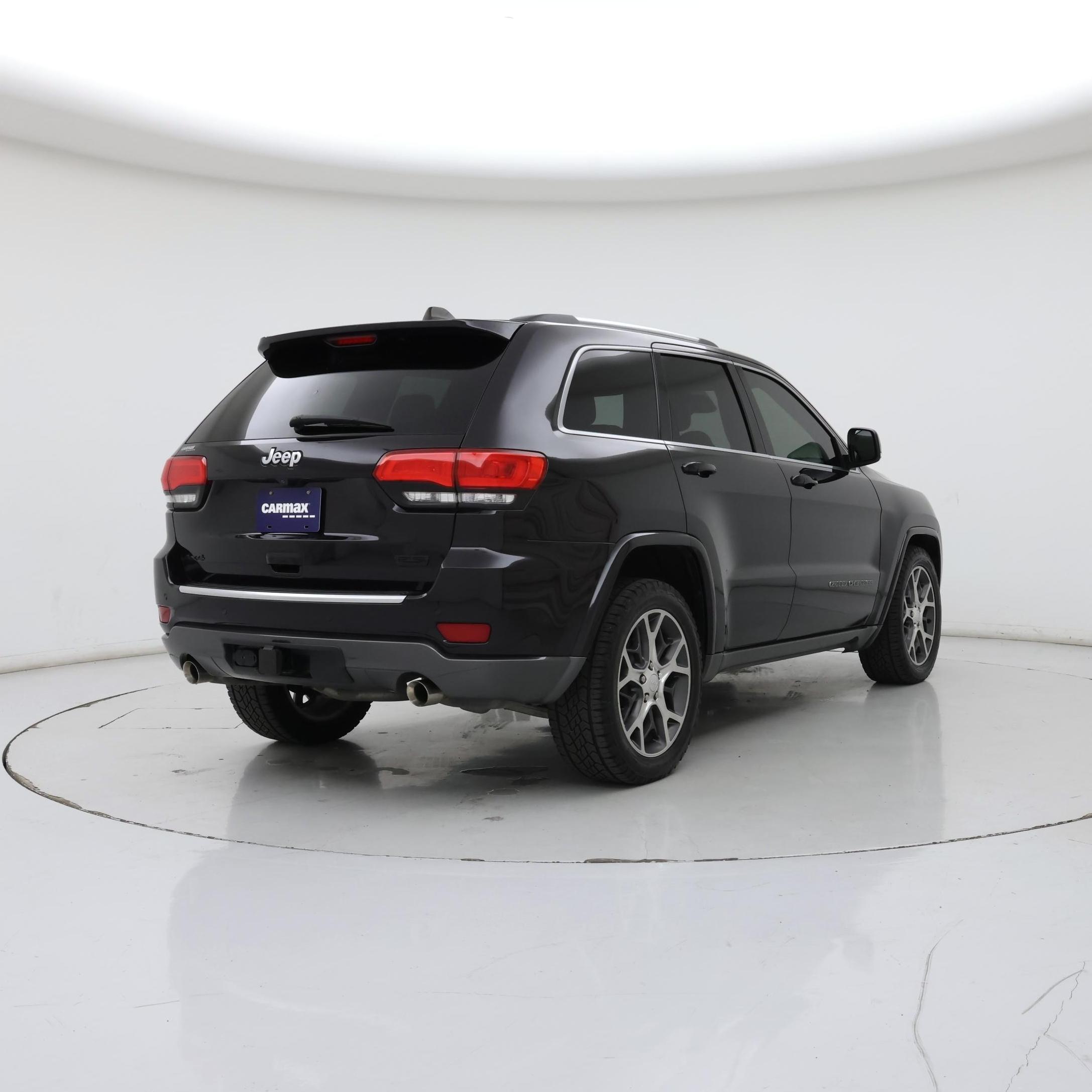 Thumbnail: 2018 Jeep Grand Cherokee - 8