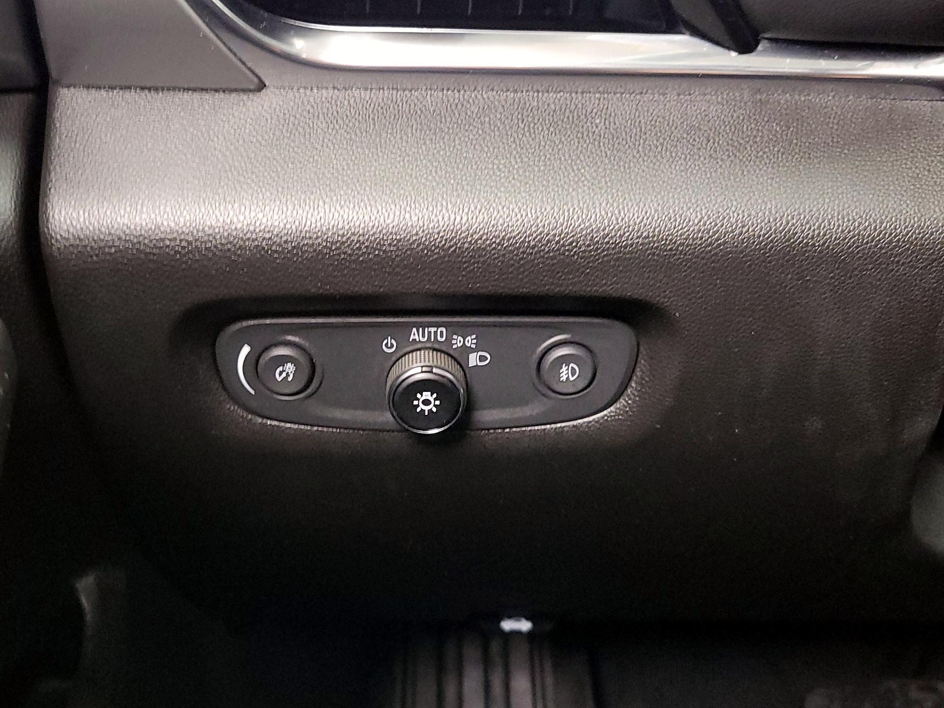 Thumbnail: 2021 Chevrolet Traverse - 13