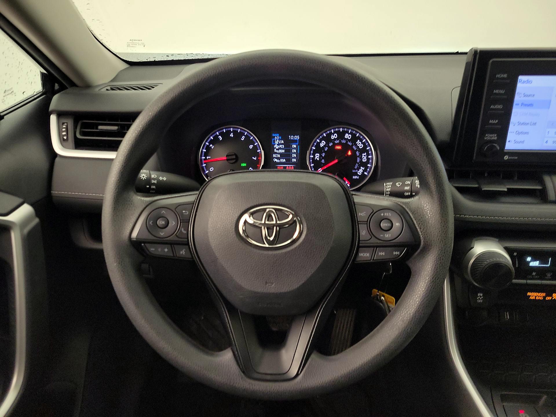 Thumbnail: 2021 Toyota RAV4 - 10