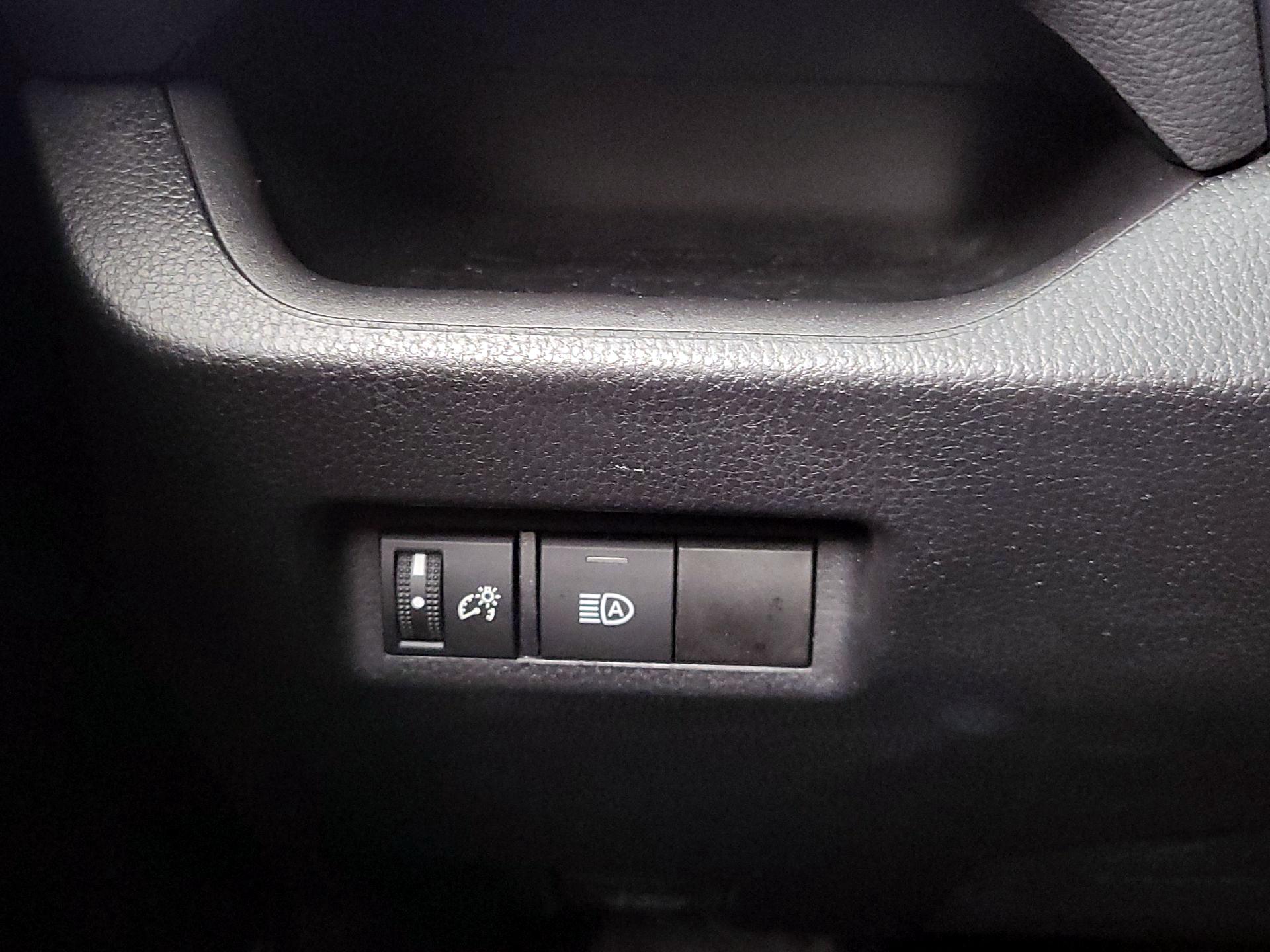 Thumbnail: 2021 Toyota RAV4 - 13