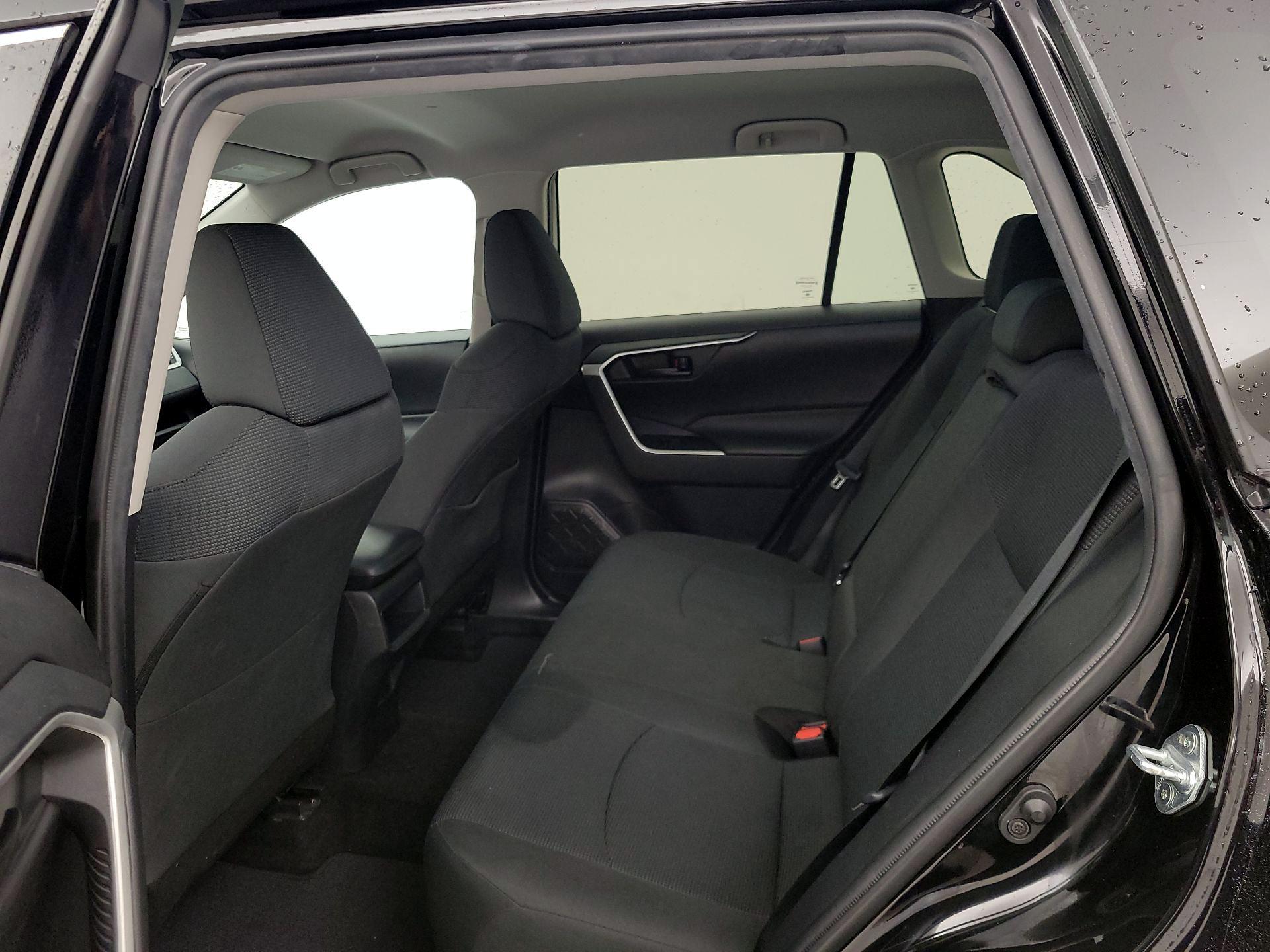 Thumbnail: 2021 Toyota RAV4 - 19