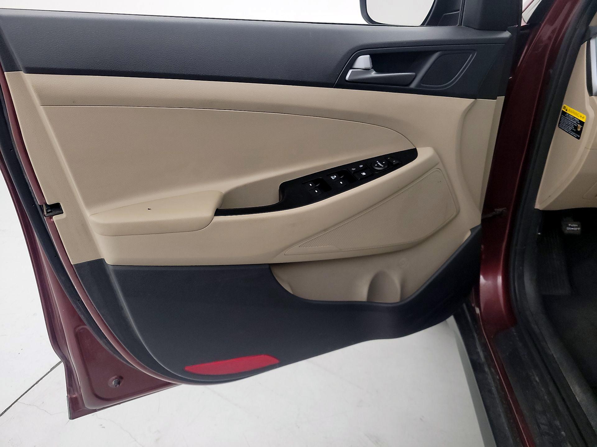 Thumbnail: 2017 Hyundai Tucson - 12