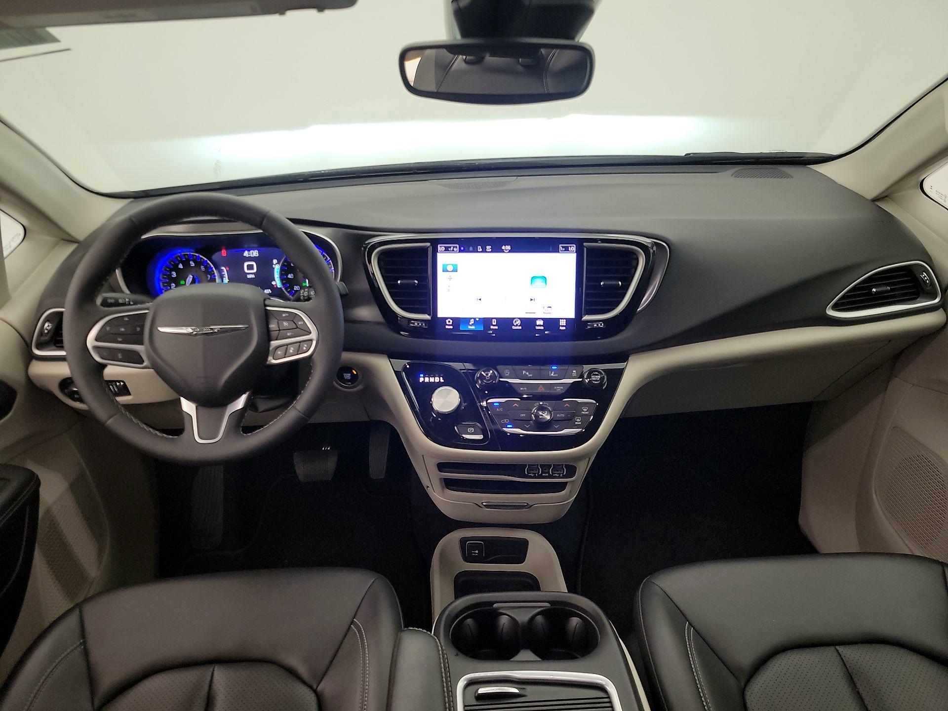 Thumbnail: 2024 Chrysler Pacifica - 9