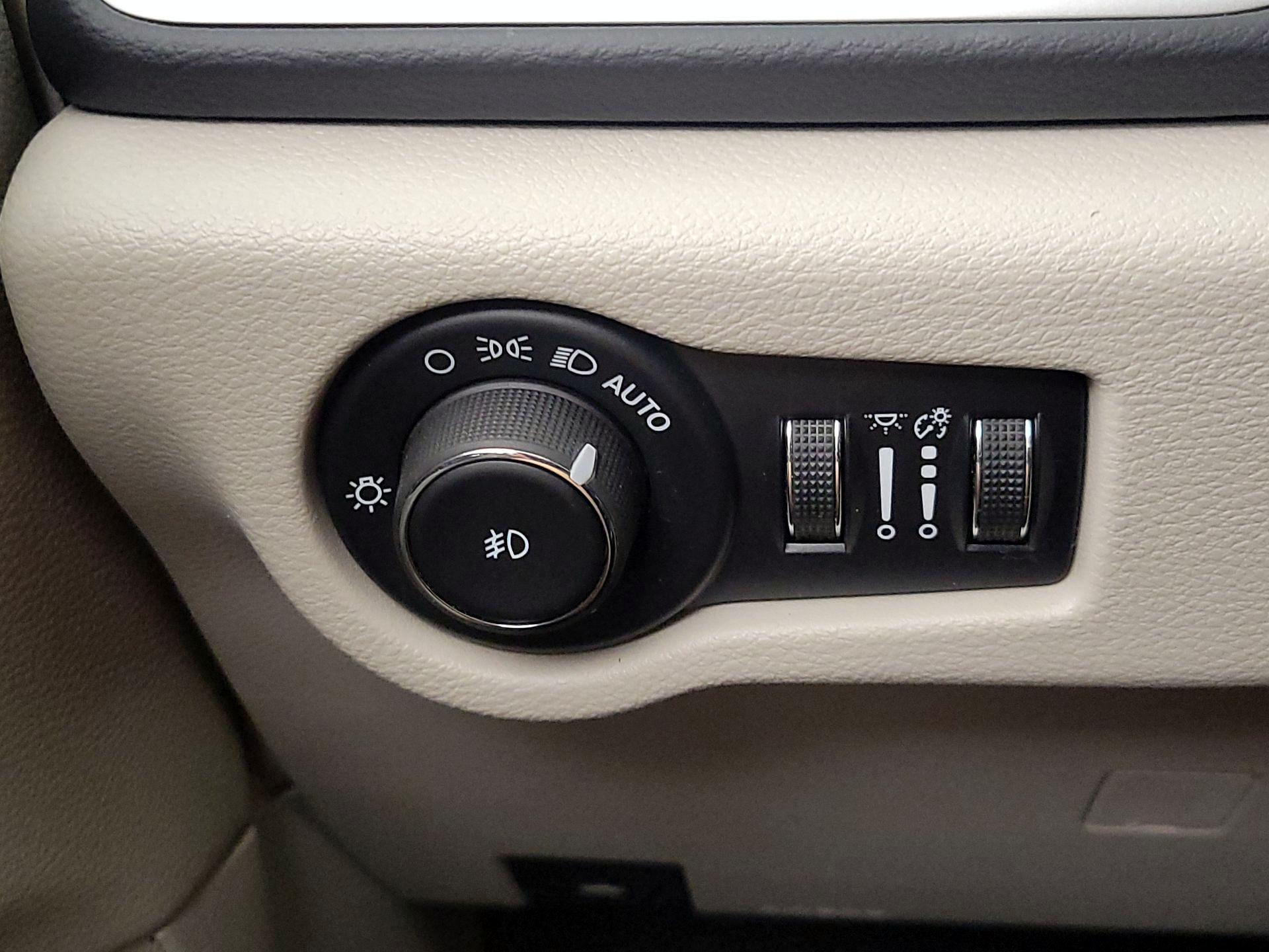 Thumbnail: 2024 Chrysler Pacifica - 13