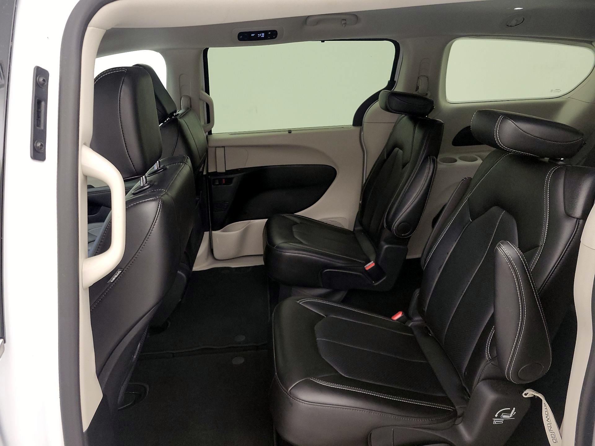 Thumbnail: 2024 Chrysler Pacifica - 19