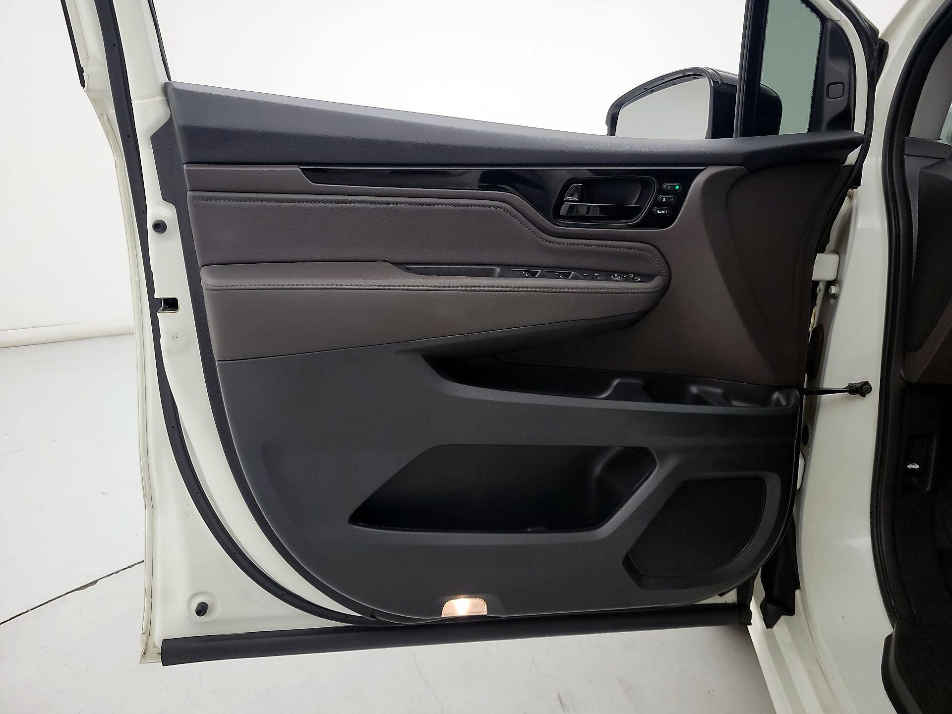 Thumbnail: 2019 Honda Odyssey - 12
