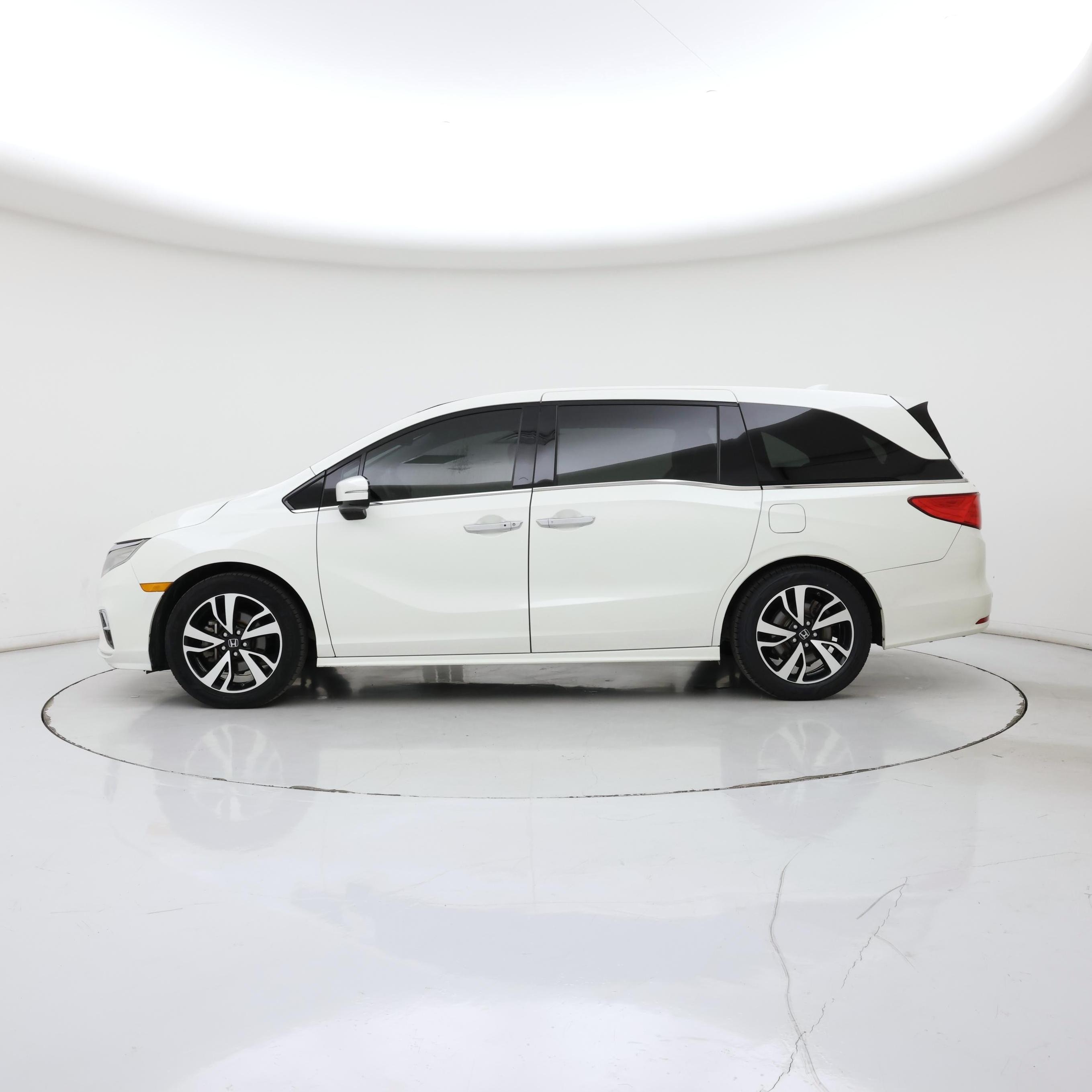 Thumbnail: 2019 Honda Odyssey - 3