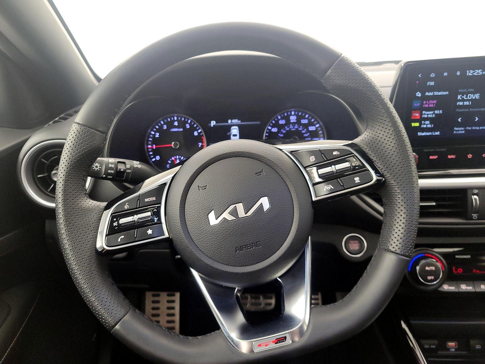 Thumbnail: 2023 Kia Forte - 10