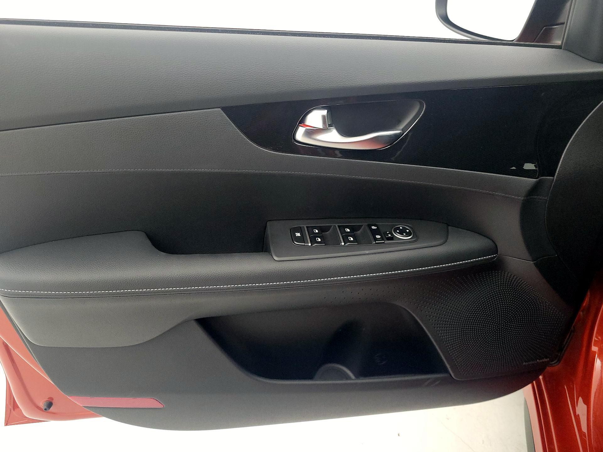 Thumbnail: 2023 Kia Forte - 12