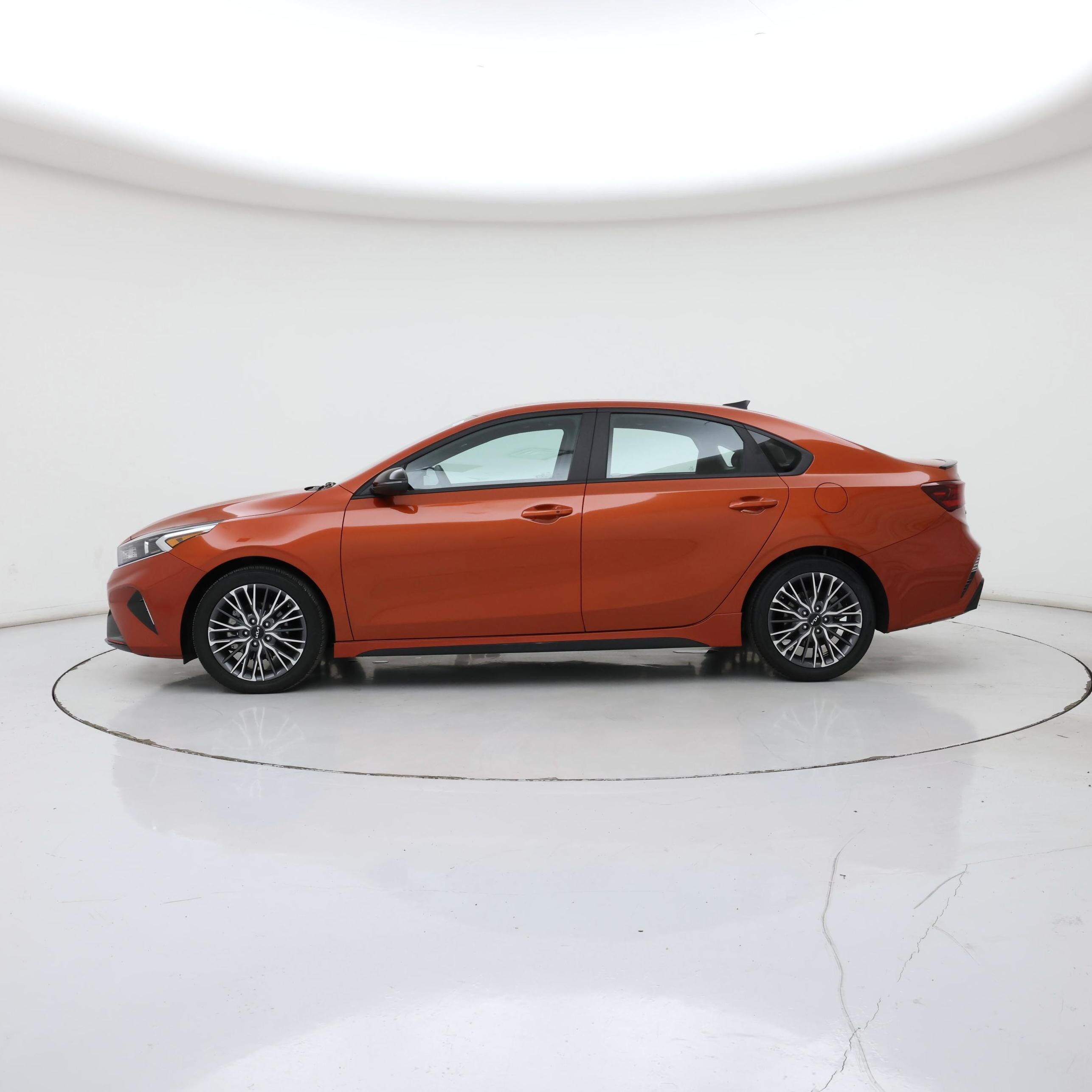 Thumbnail: 2023 Kia Forte - 3