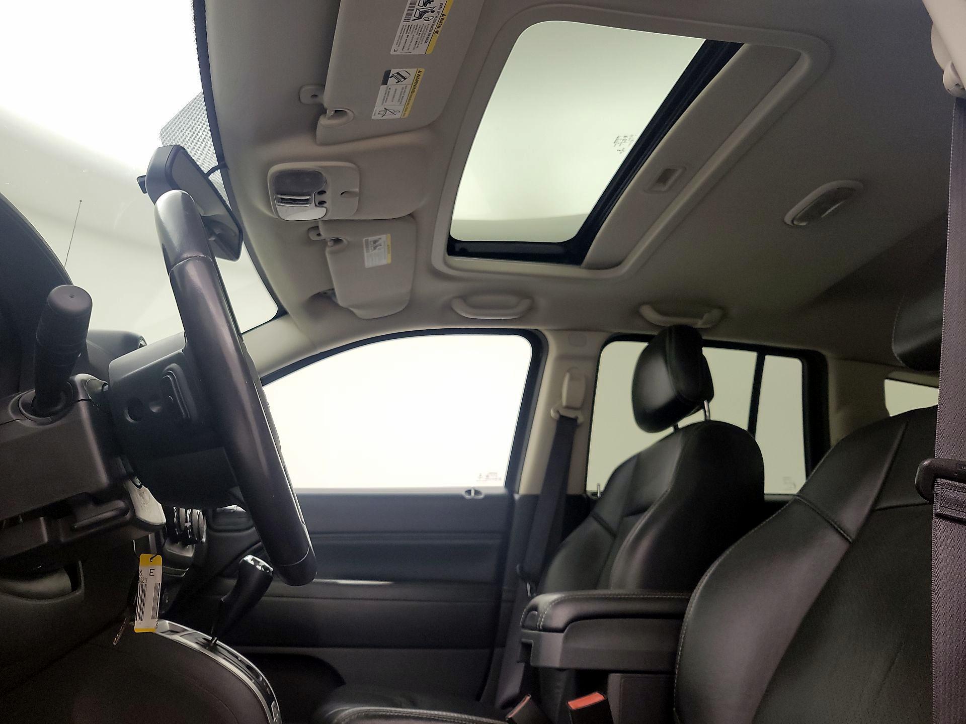 Thumbnail: 2016 Jeep Compass - 17