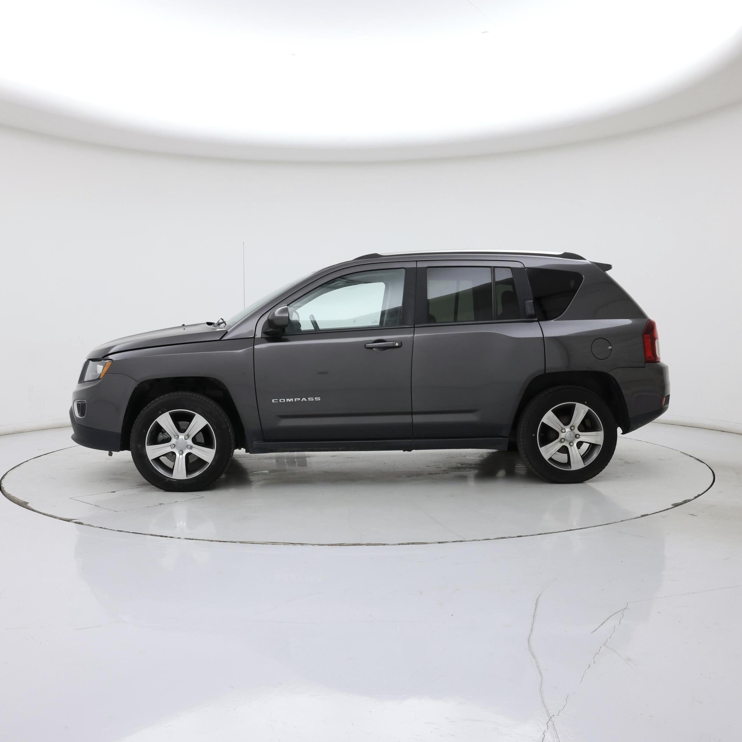 Thumbnail: 2016 Jeep Compass - 3