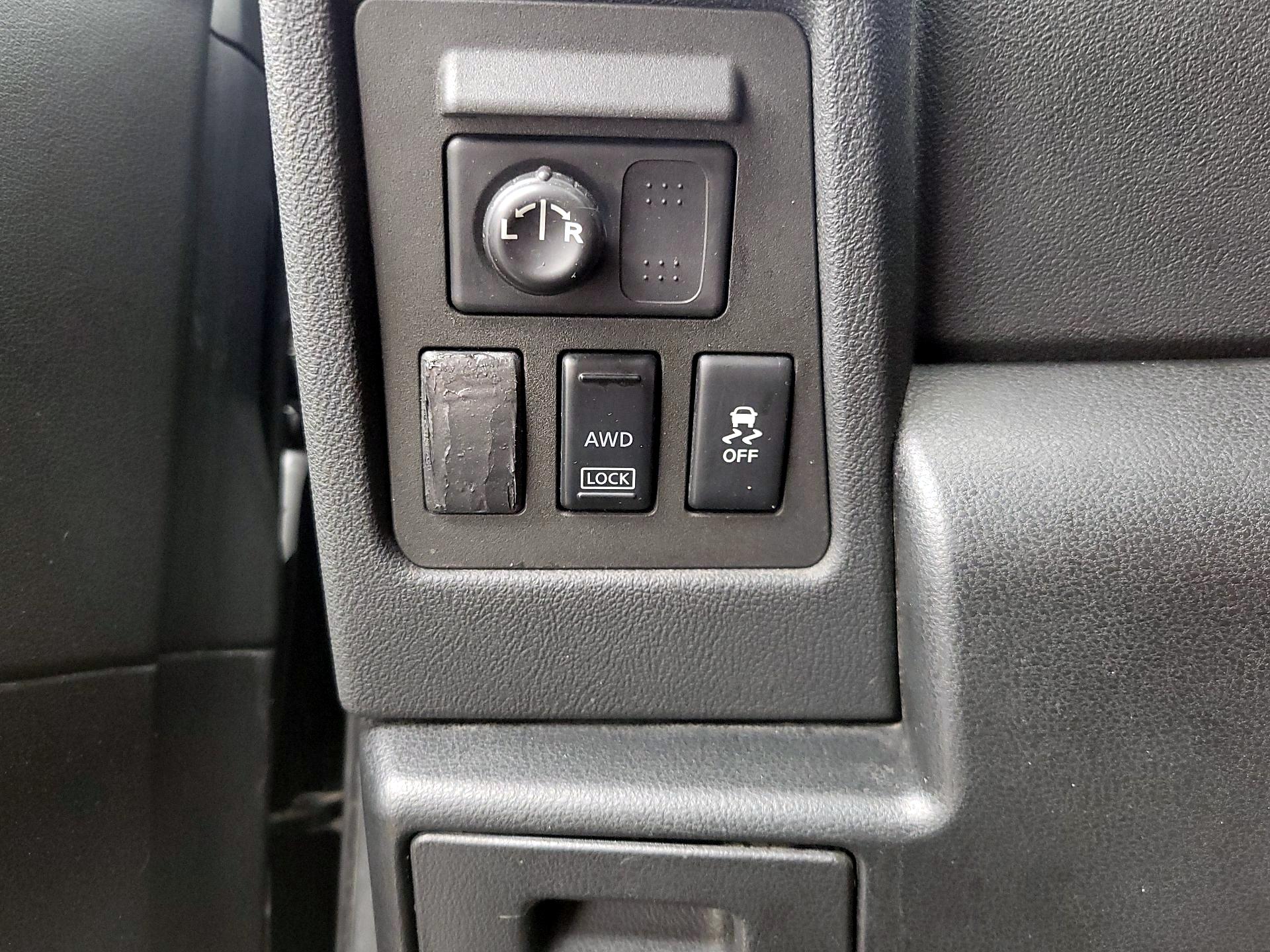 Thumbnail: 2015 Nissan Rogue - 13