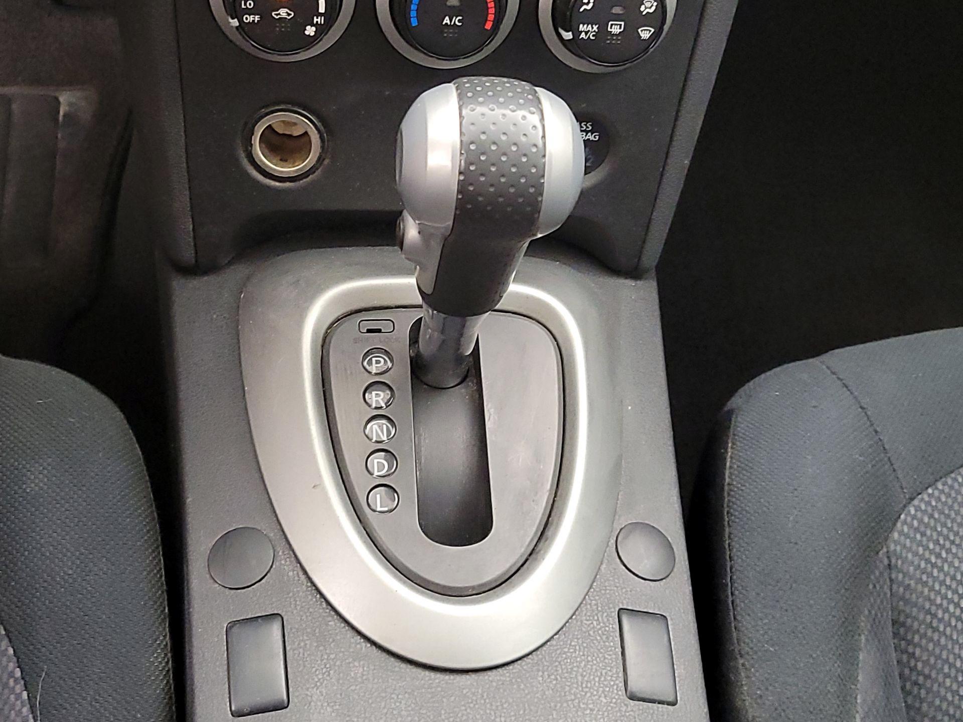 Thumbnail: 2015 Nissan Rogue - 16