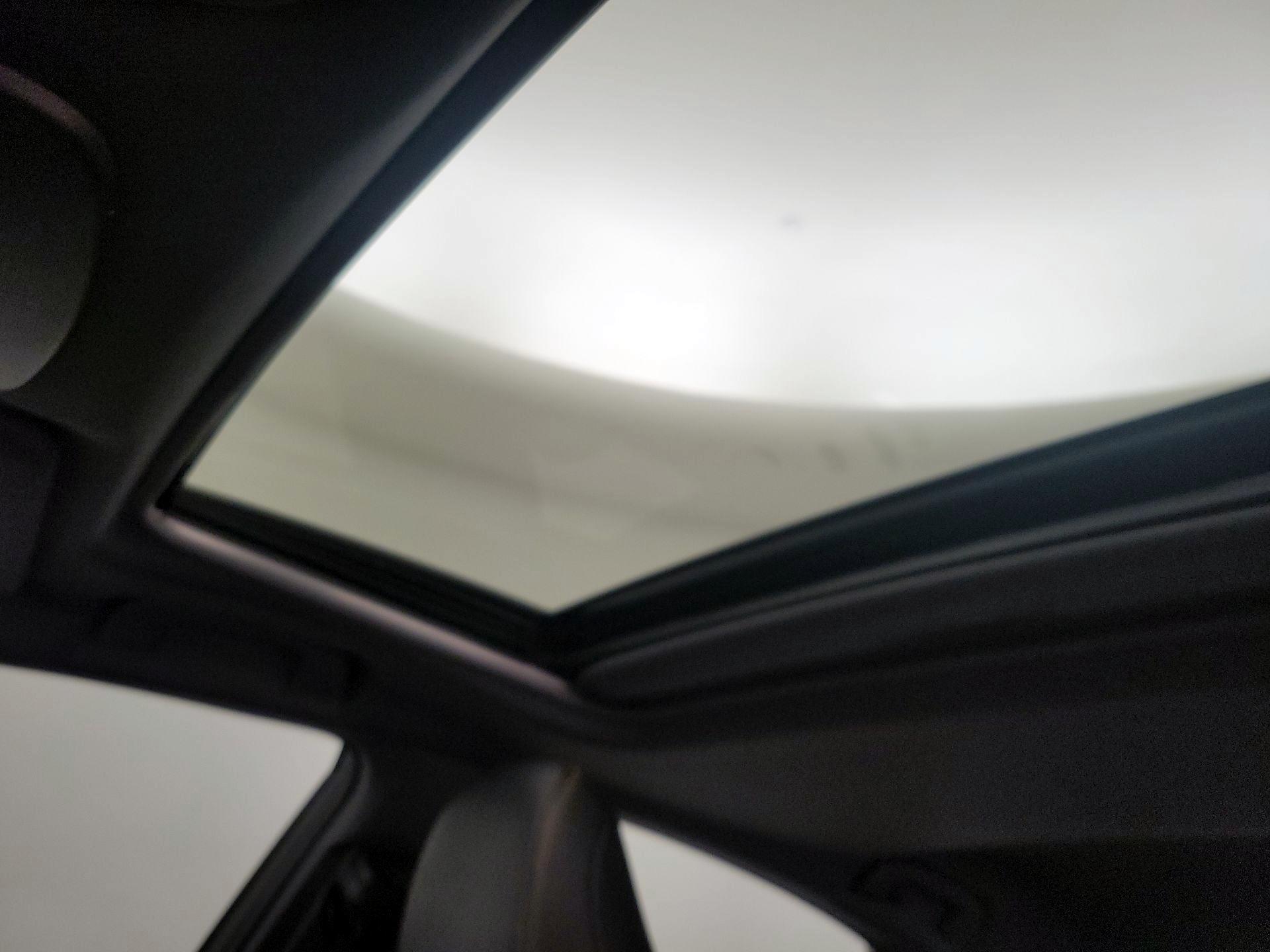 Thumbnail: 2019 Toyota Avalon - 19