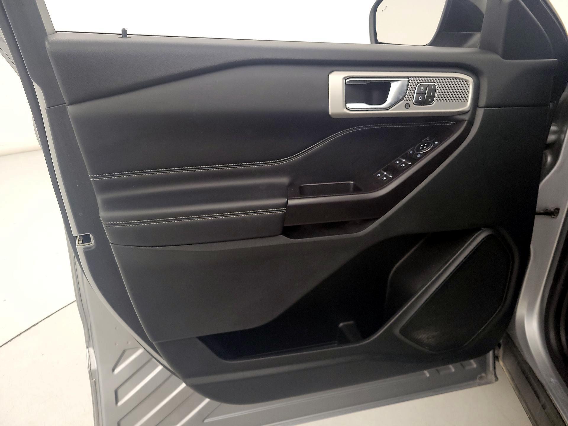 Thumbnail: 2020 Ford Explorer - 12