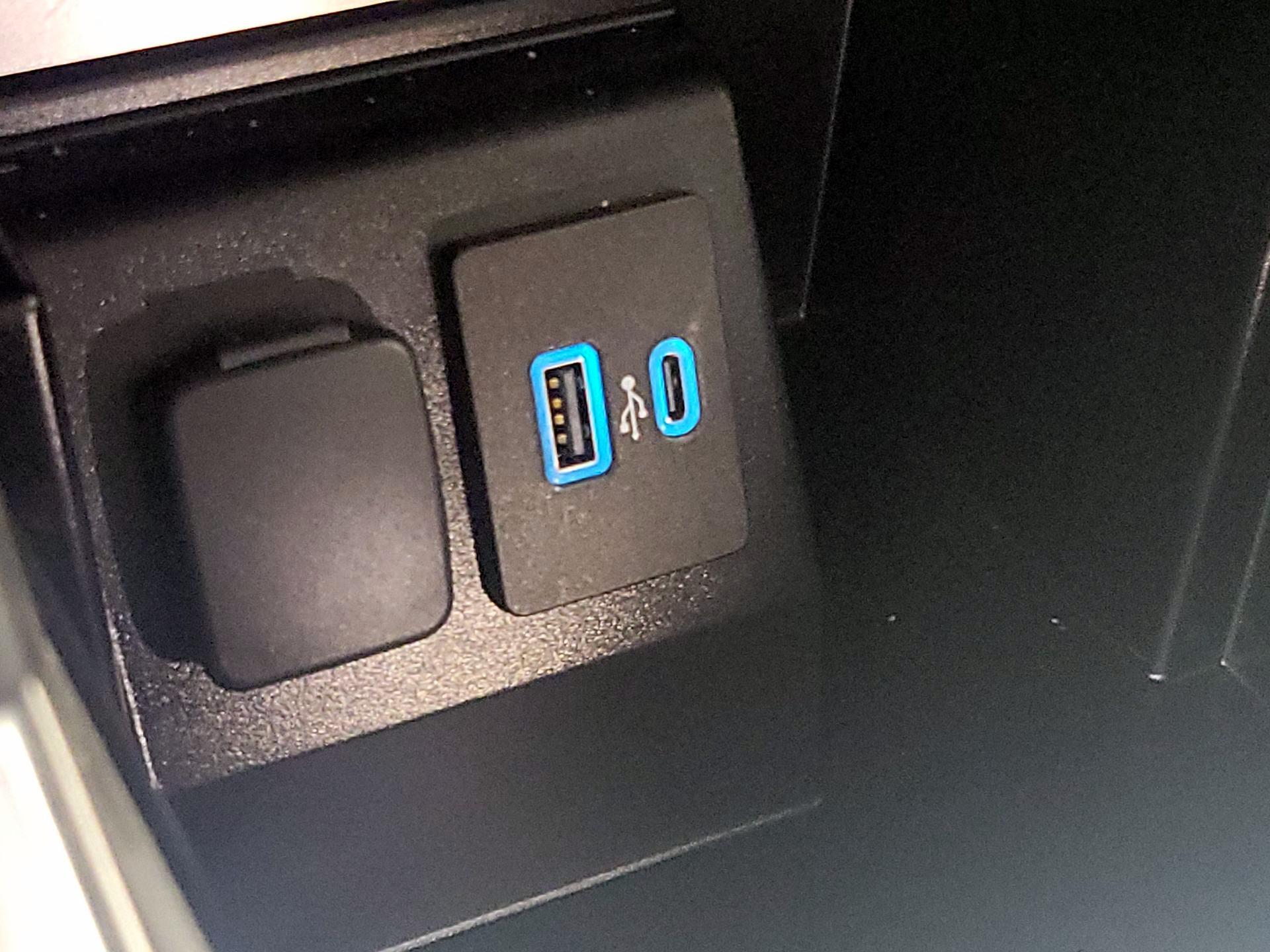 Thumbnail: 2020 Ford Explorer - 19