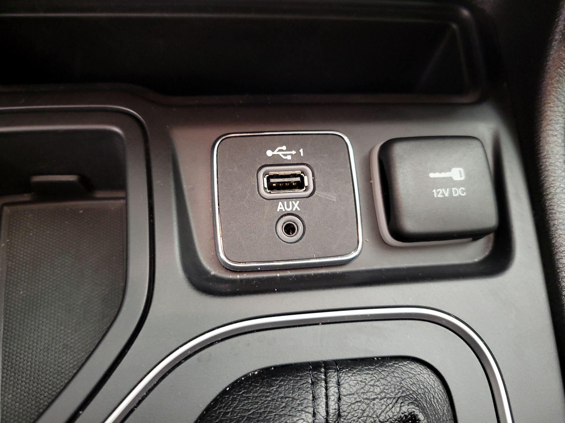 Thumbnail: 2021 Jeep Cherokee - 18