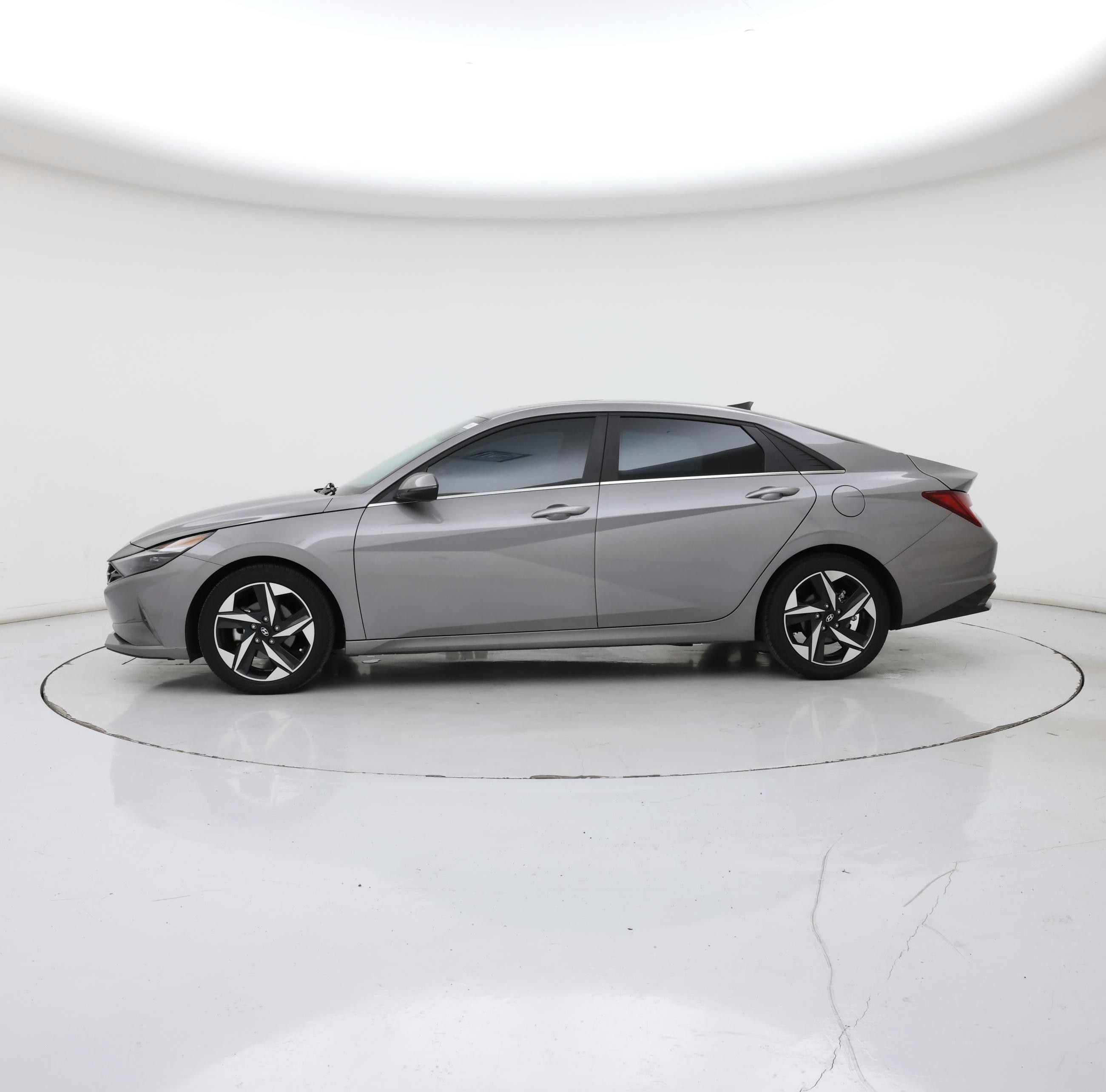 Thumbnail: 2022 Hyundai Elantra - 3