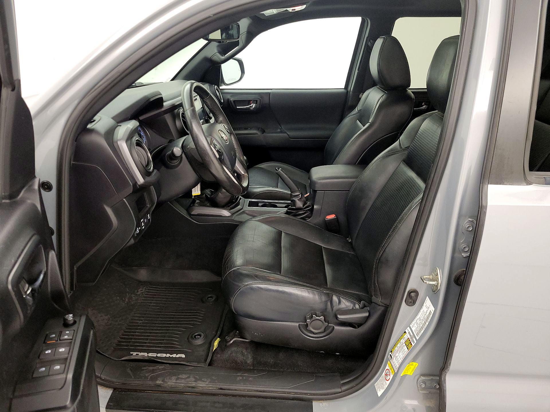 Thumbnail: 2019 Toyota Tacoma - 11