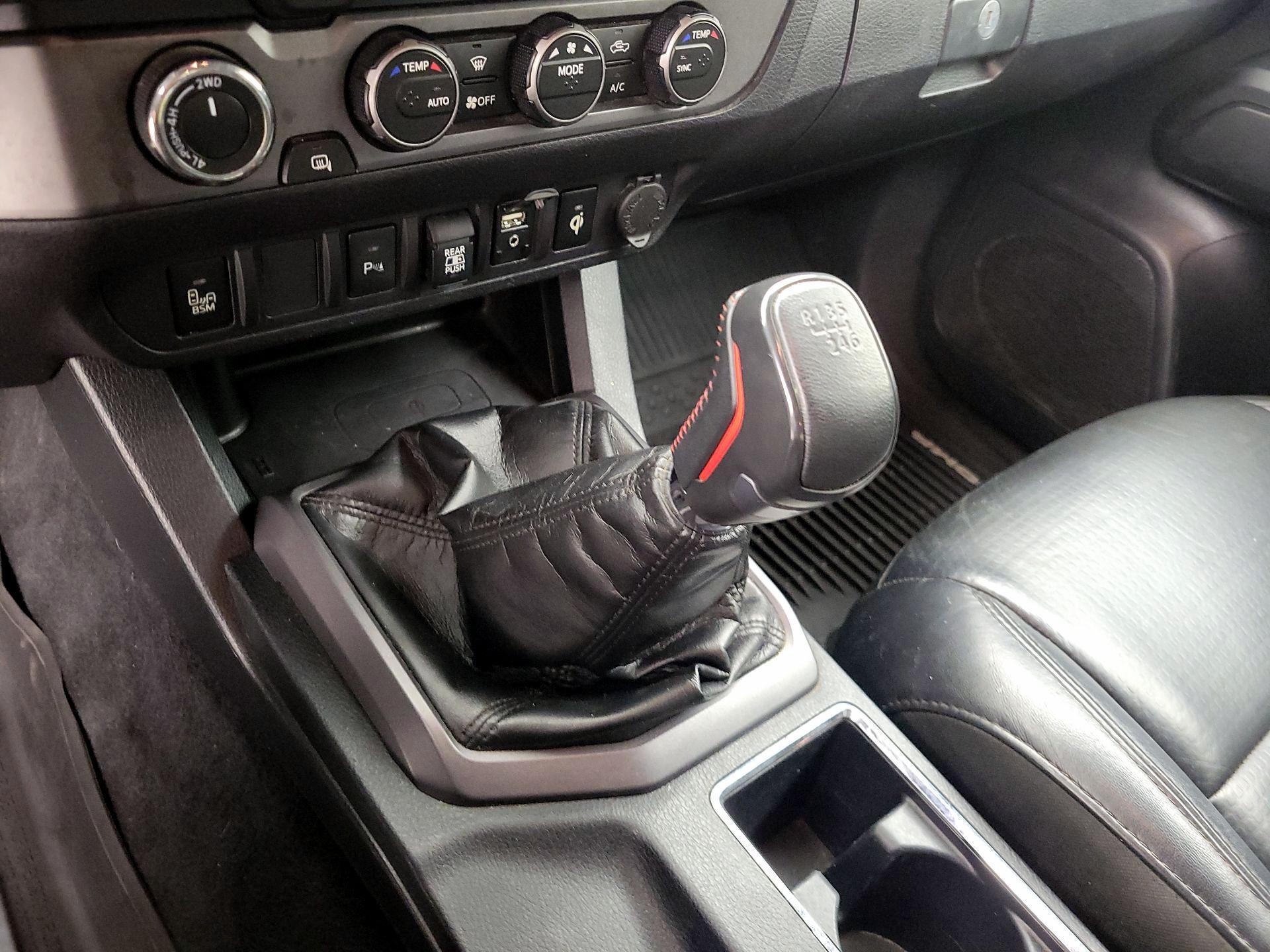 Thumbnail: 2019 Toyota Tacoma - 18