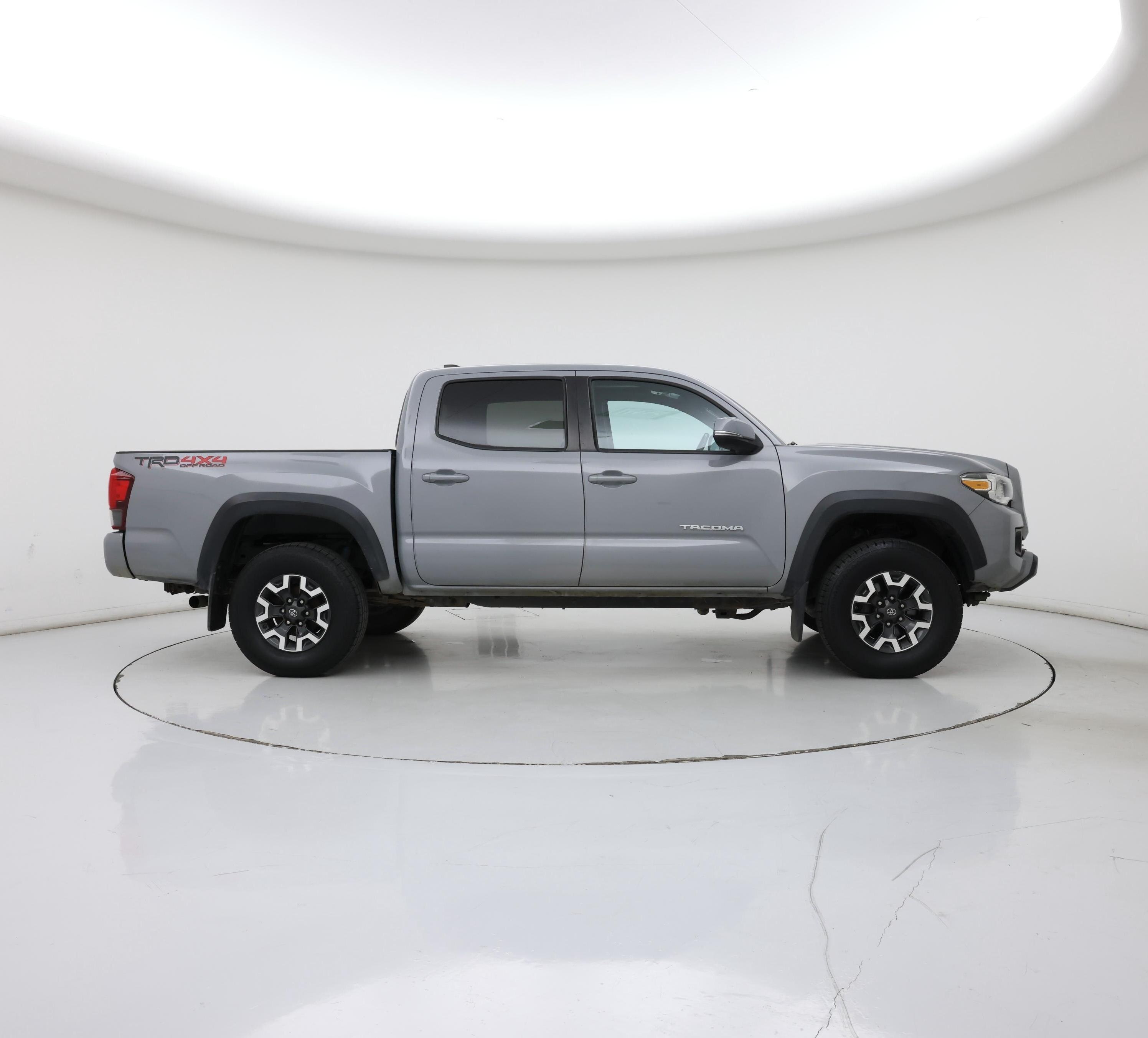 Thumbnail: 2019 Toyota Tacoma - 7