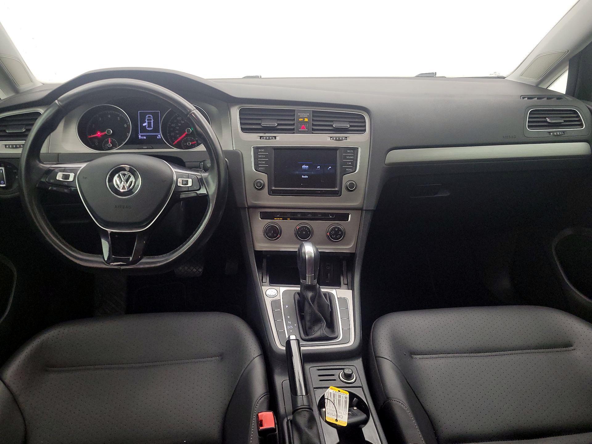 Thumbnail: 2017 Volkswagen Golf - 9