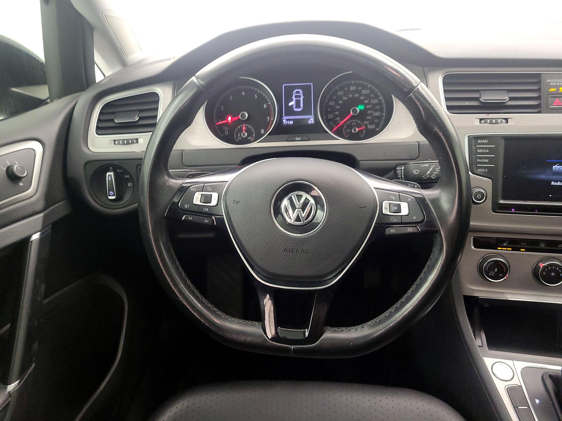 Thumbnail: 2017 Volkswagen Golf - 10