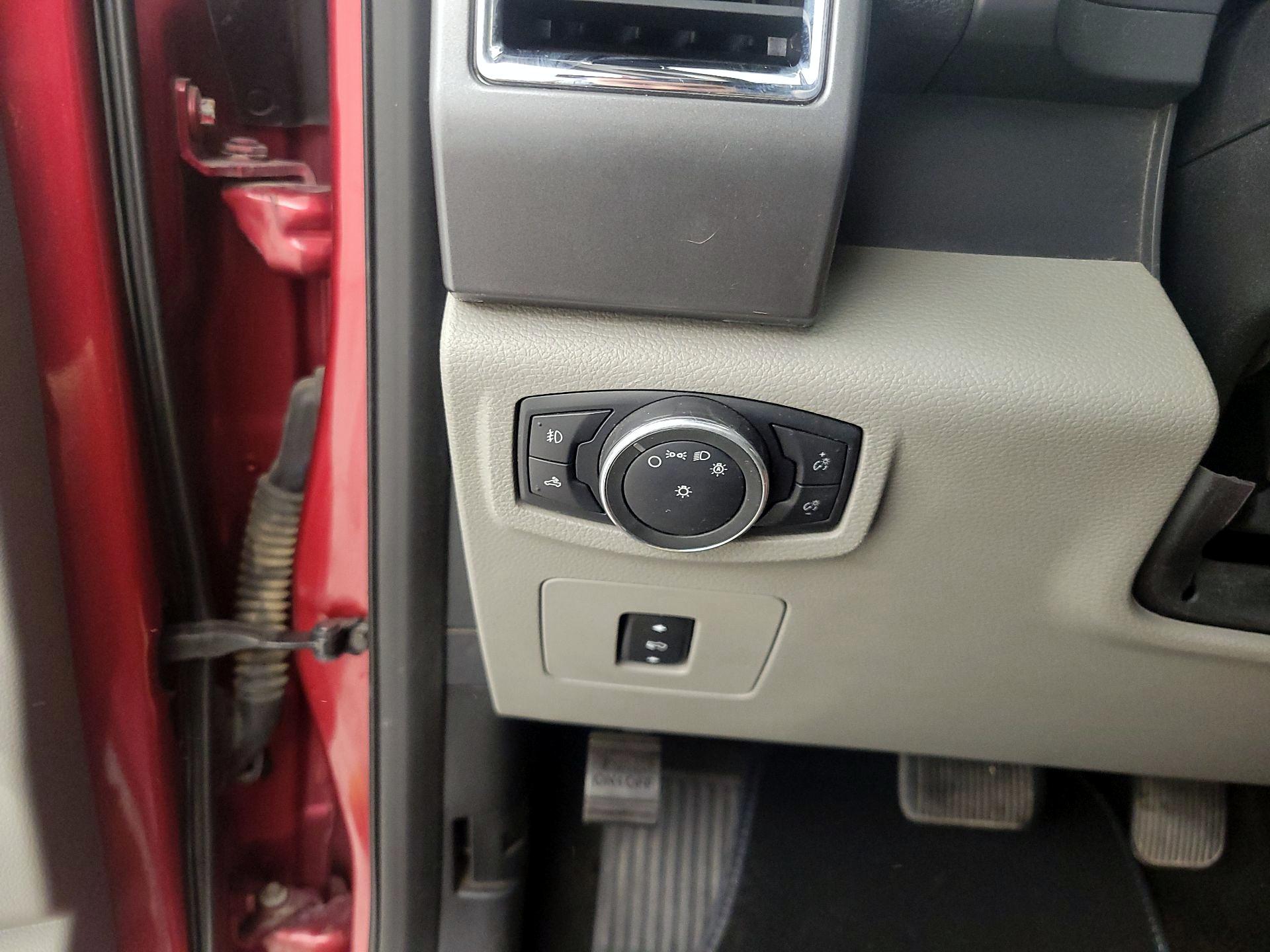Thumbnail: 2015 Ford F-150 - 13
