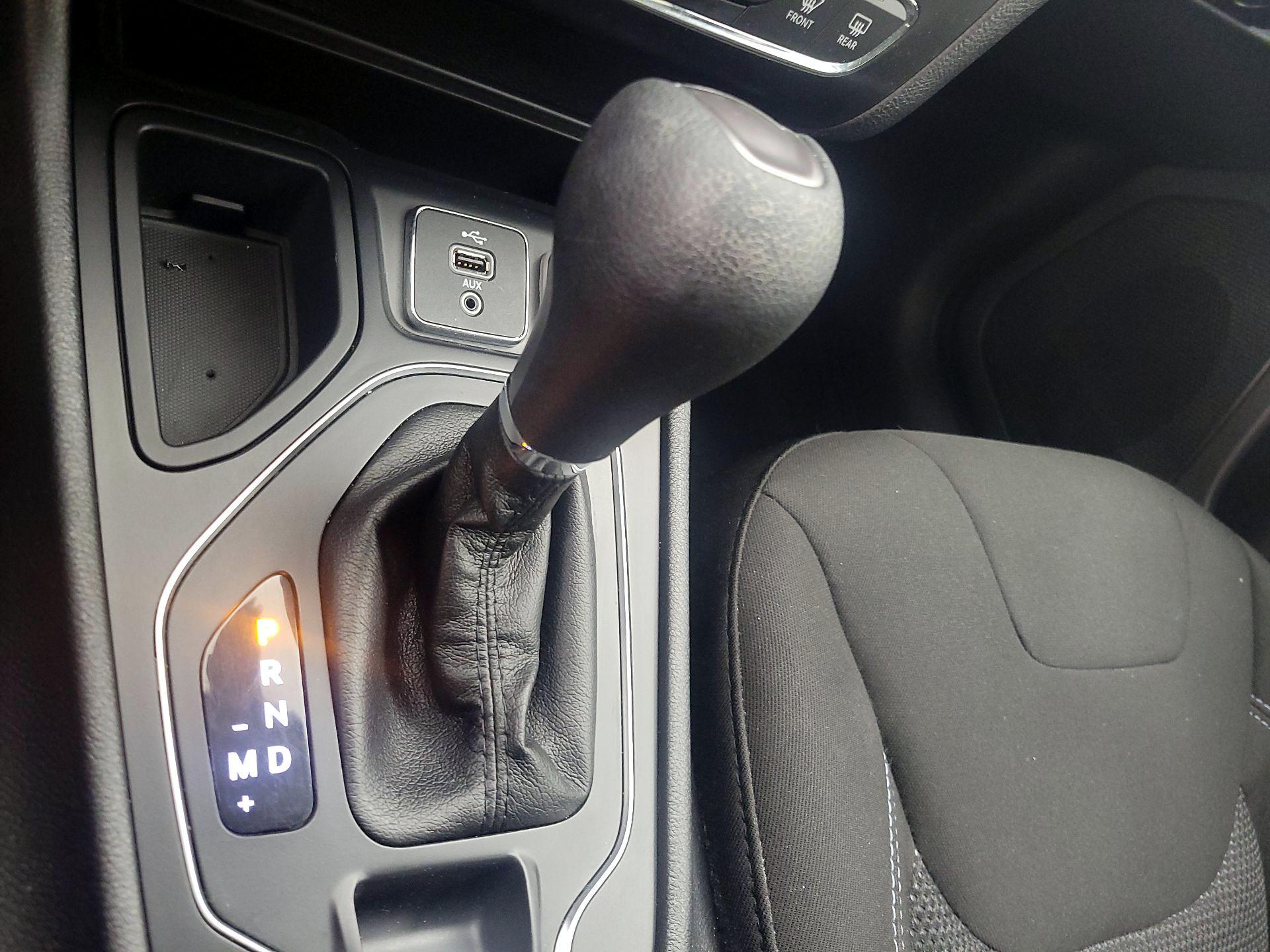 Thumbnail: 2019 Jeep Cherokee - 17